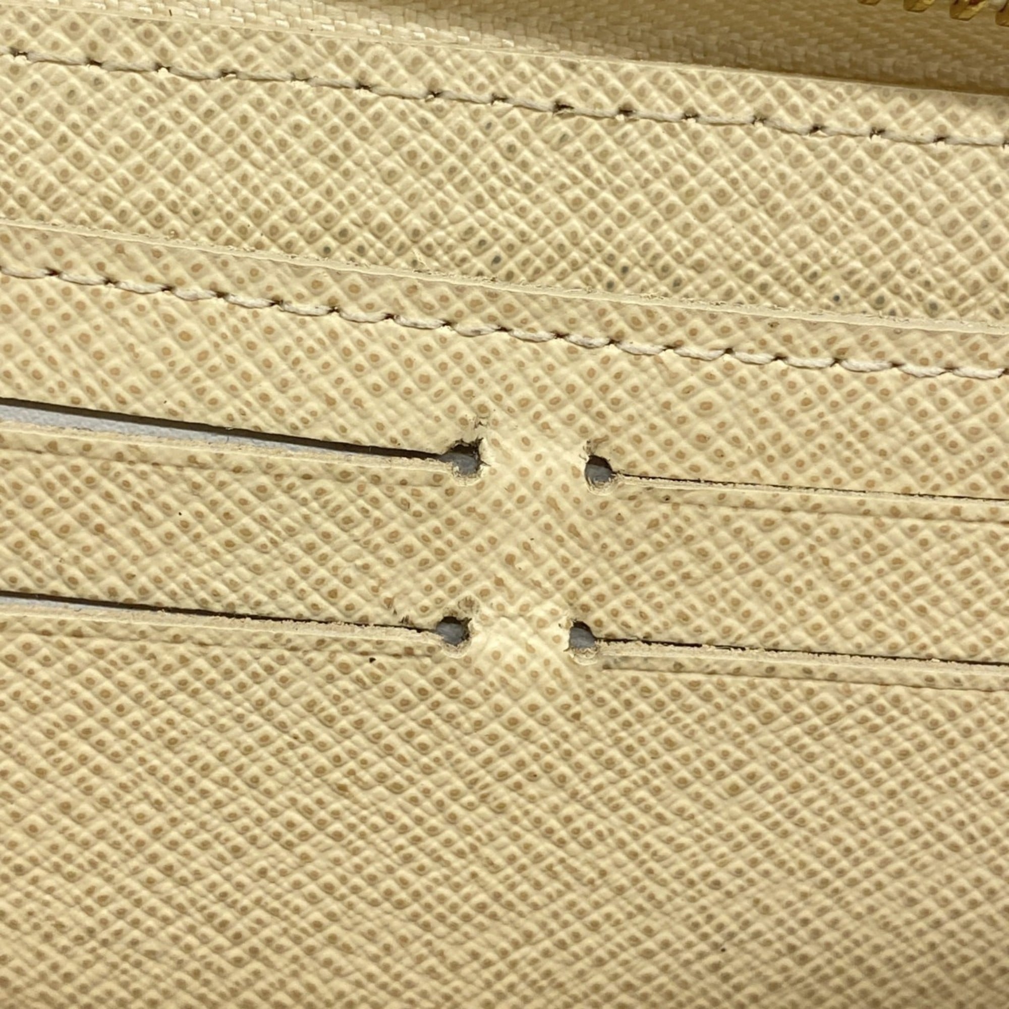 Louis Vuitton White Long Wallet (Bi-Fold) (Pre-Owned)