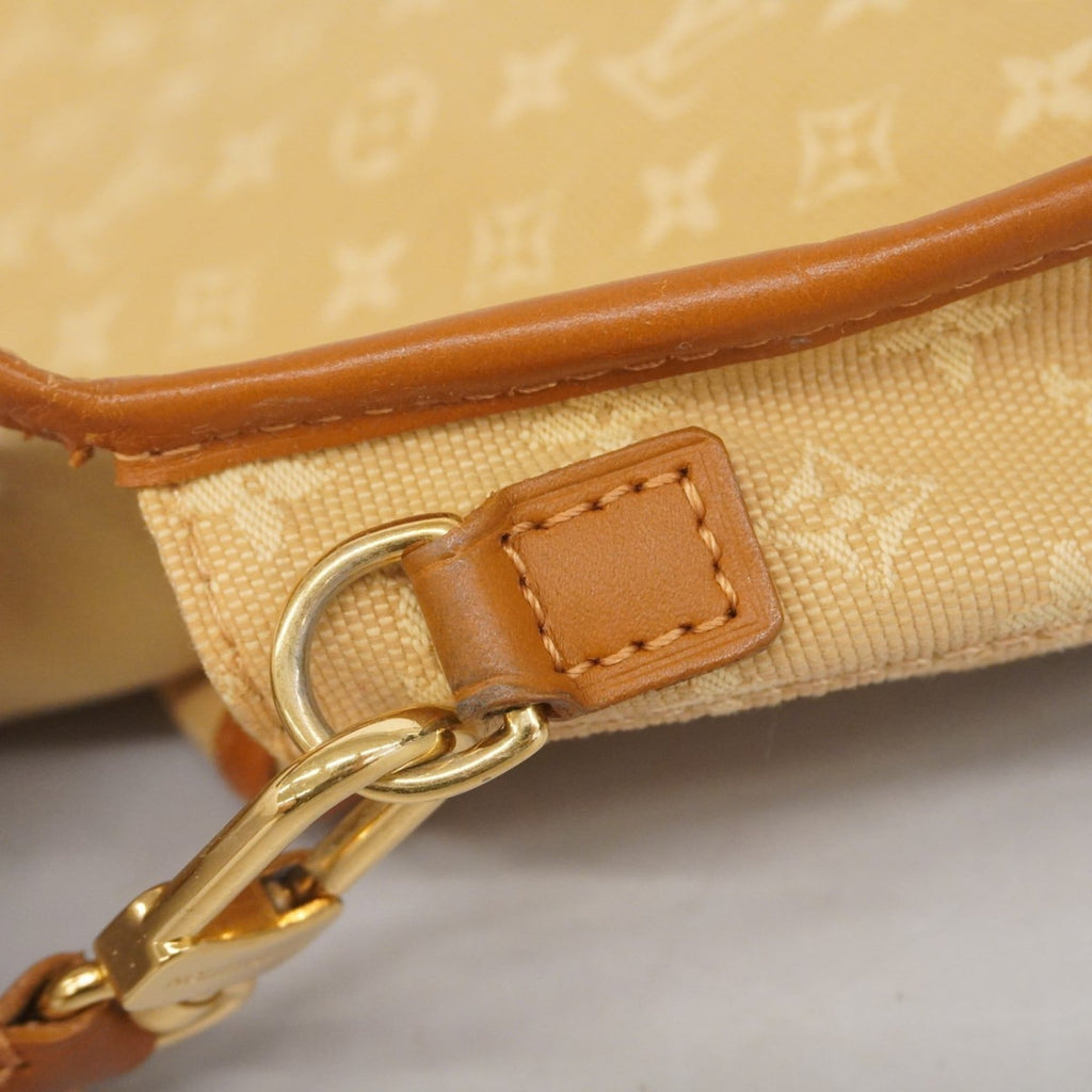 Louis Vuitton Beige Shoulder Bag (Pre-Owned)