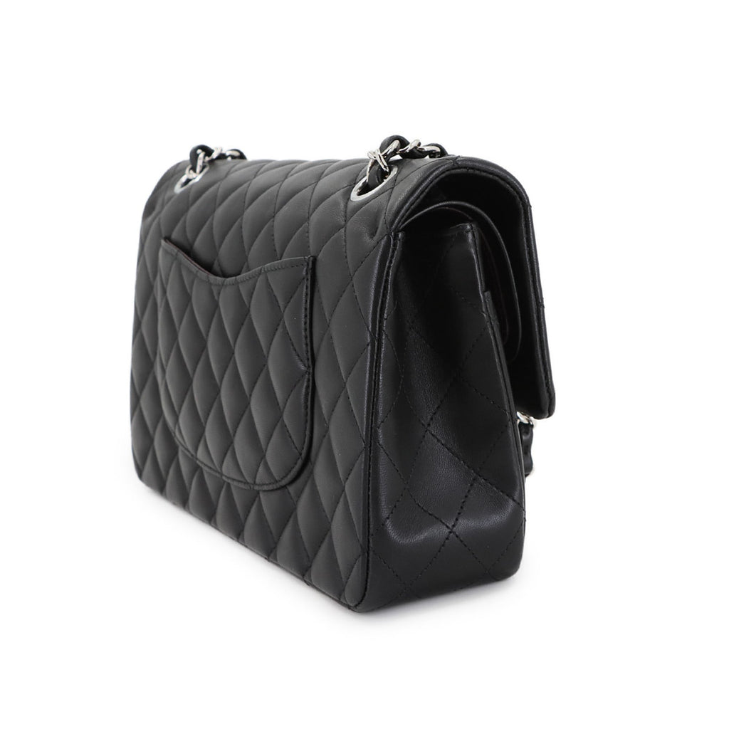 Chanel Black Leather Shoulder Bag (Pre-Owned)
