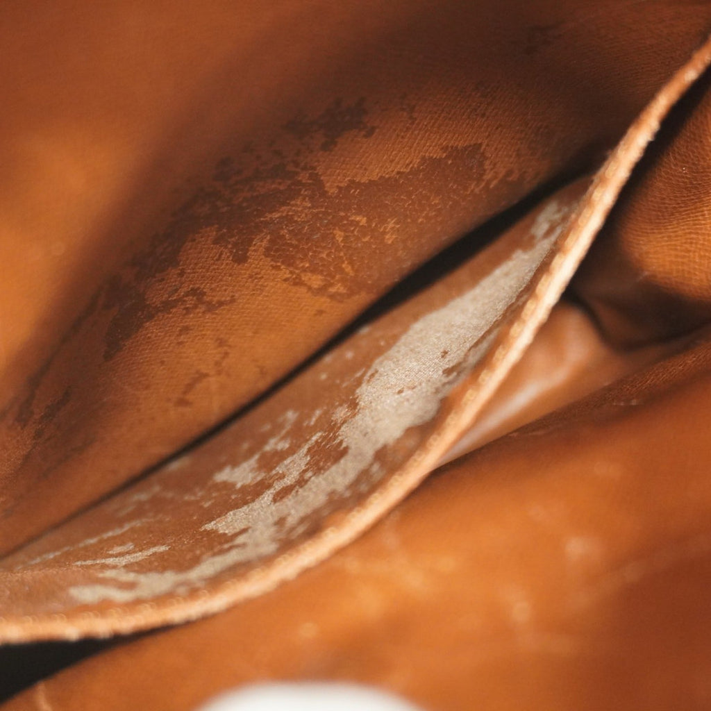 Louis Vuitton Brown Shoulder Bag (Pre-Owned)