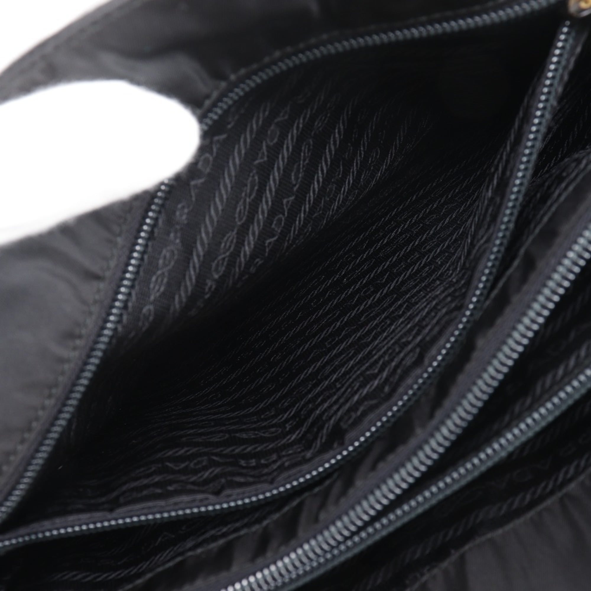 Prada Black Nylon Tote Bag (Pre-Owned)