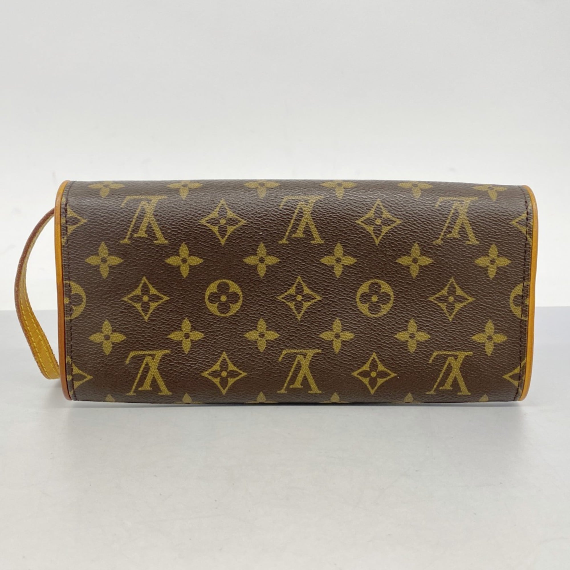 Louis Vuitton Brown Shoulder Bag (Pre-Owned)