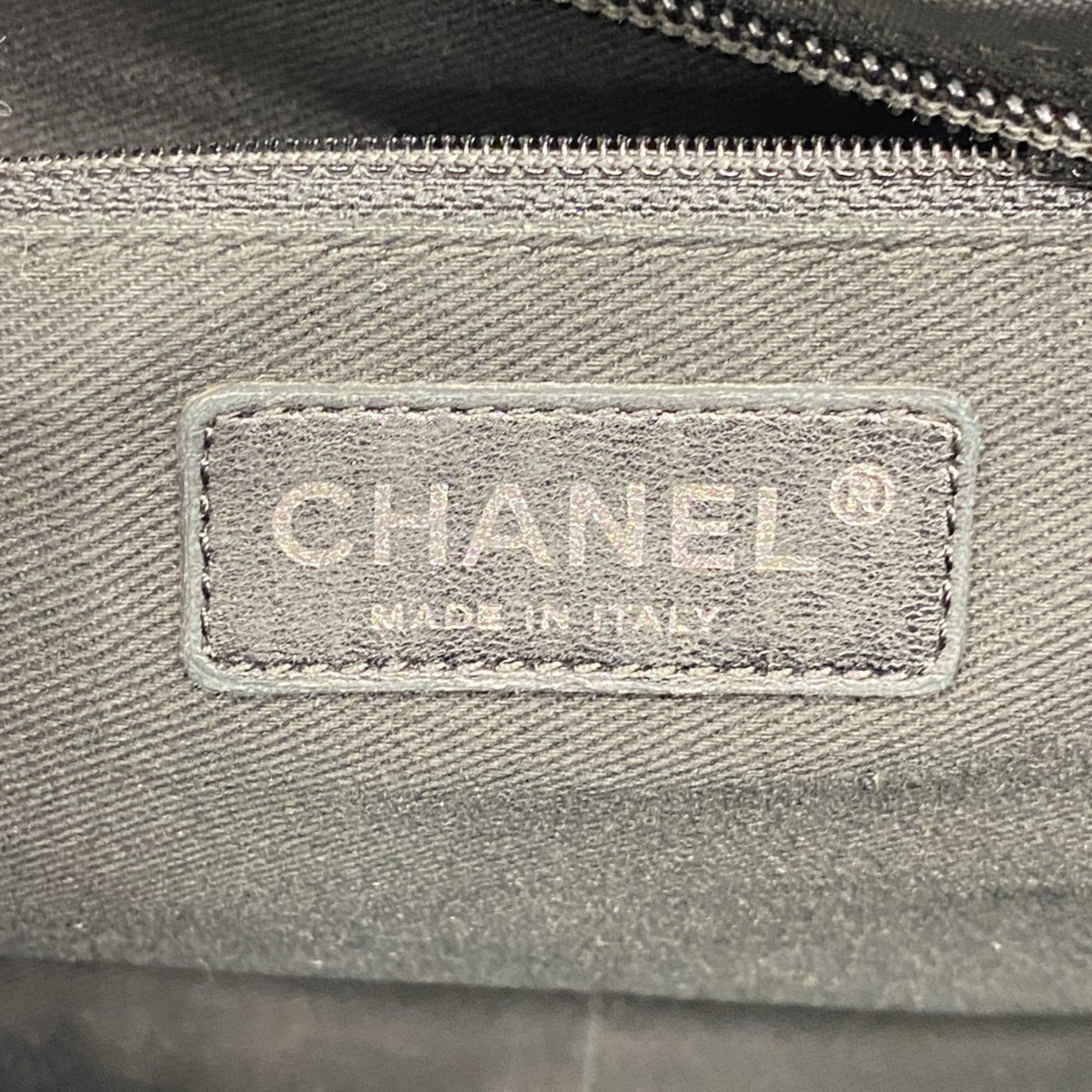 Chanel Black Nylon Tote Bag (Pre-Owned)