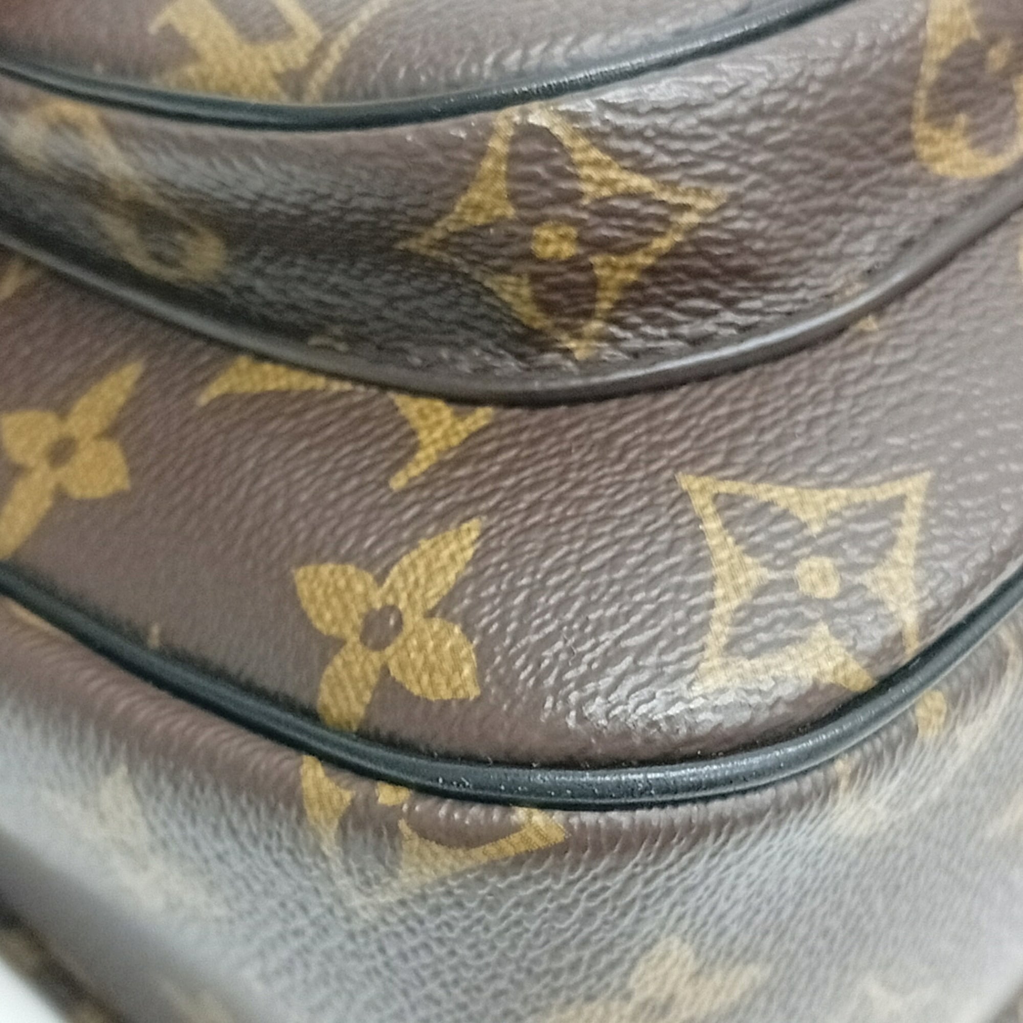 Louis Vuitton Brown Monogram Shoulder Bag (Pre-Owned)