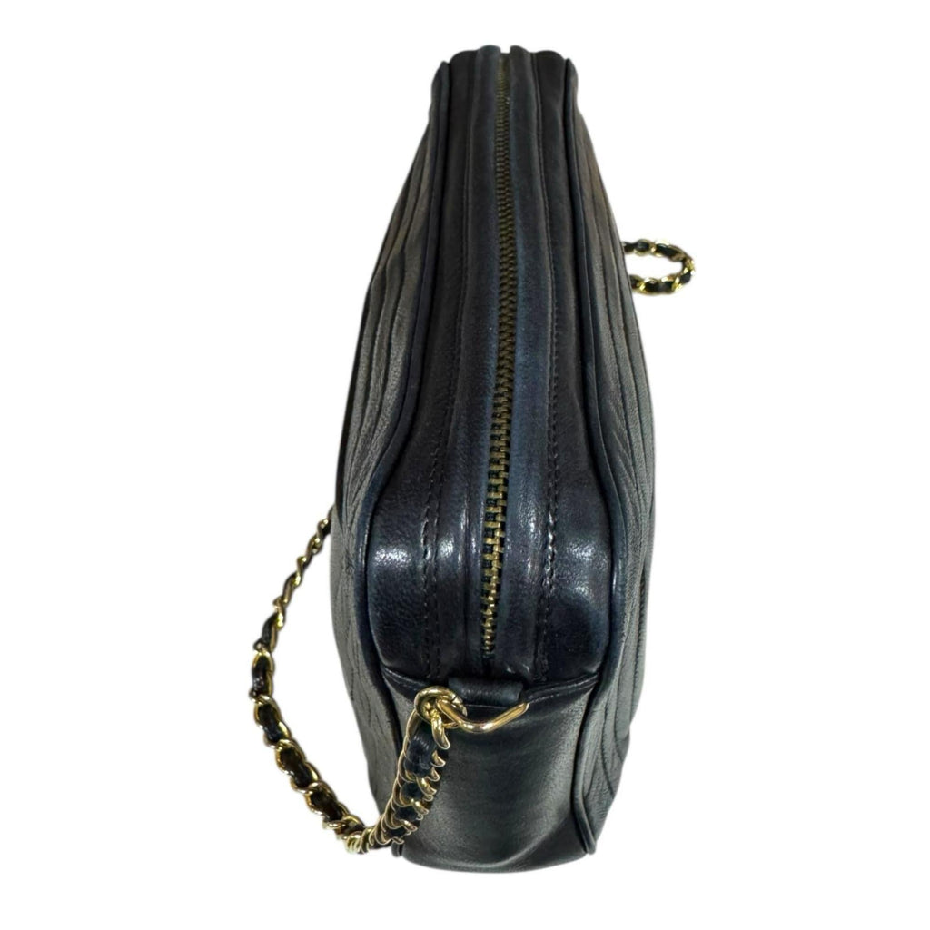 Chanel Black Leather Shoulder Bag (Pre-Owned)