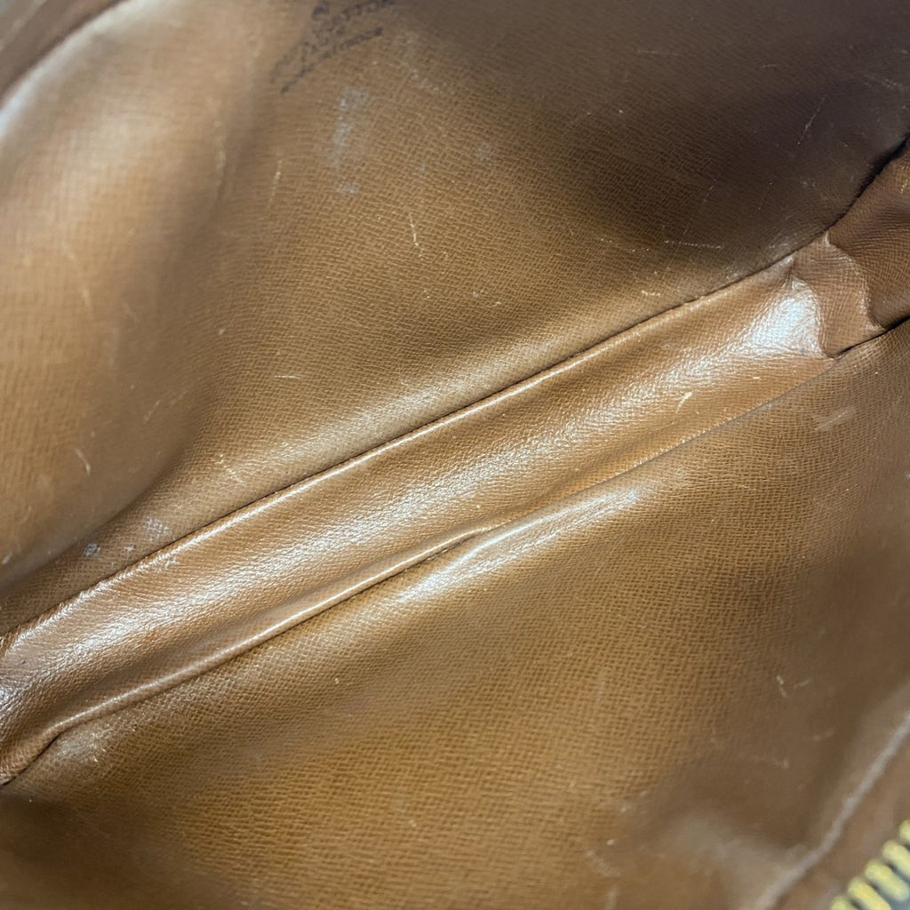 Louis Vuitton Brown Shoulder Bag (Pre-Owned)