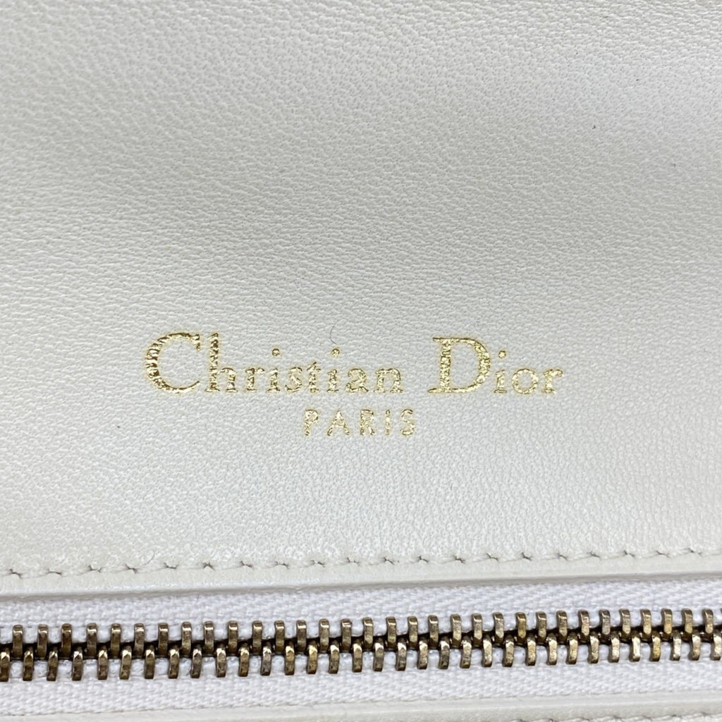 Christian Dior White Leather Shoulder Bag (Pre-Owned)
