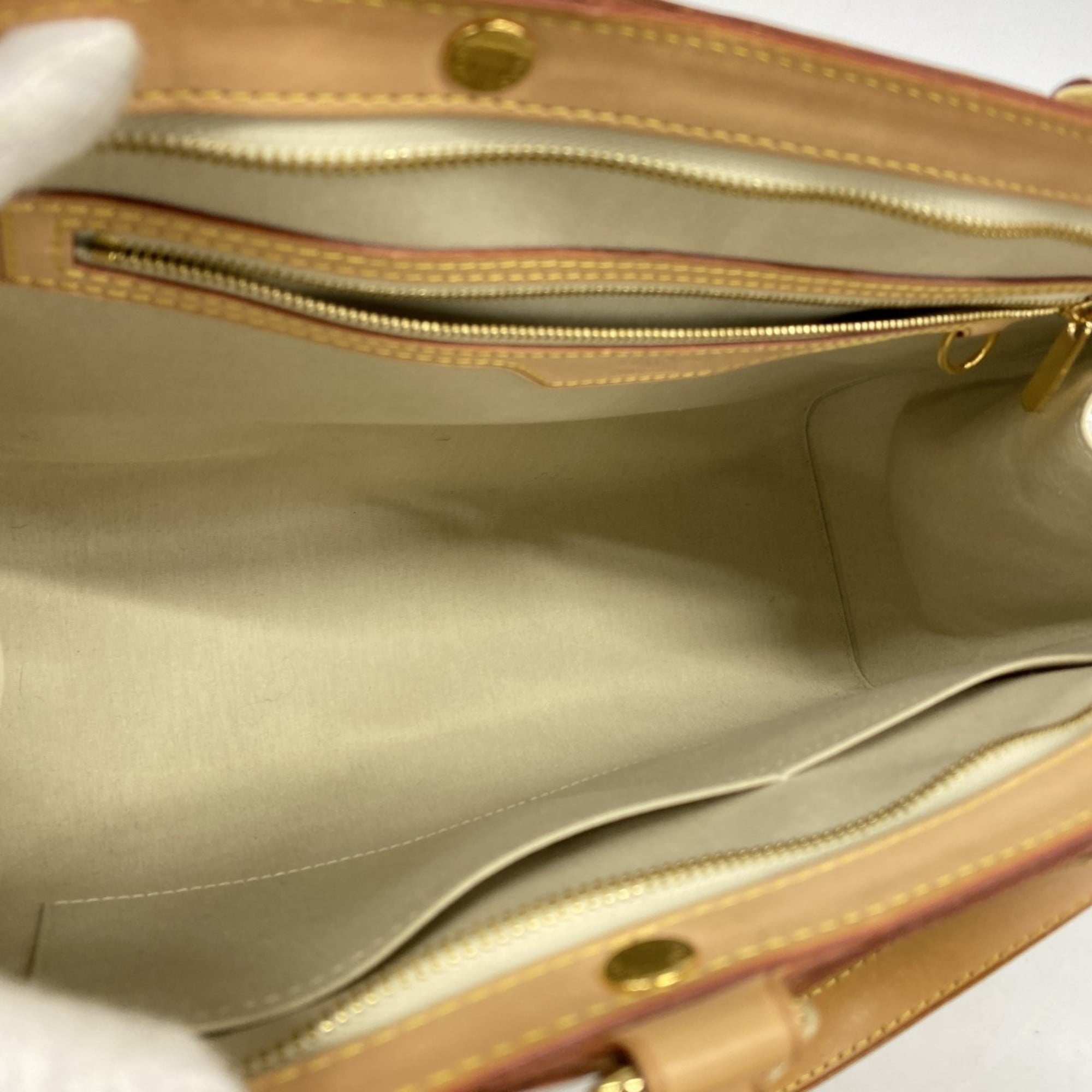 Louis Vuitton Blanc Corail Handbag (Pre-Owned)