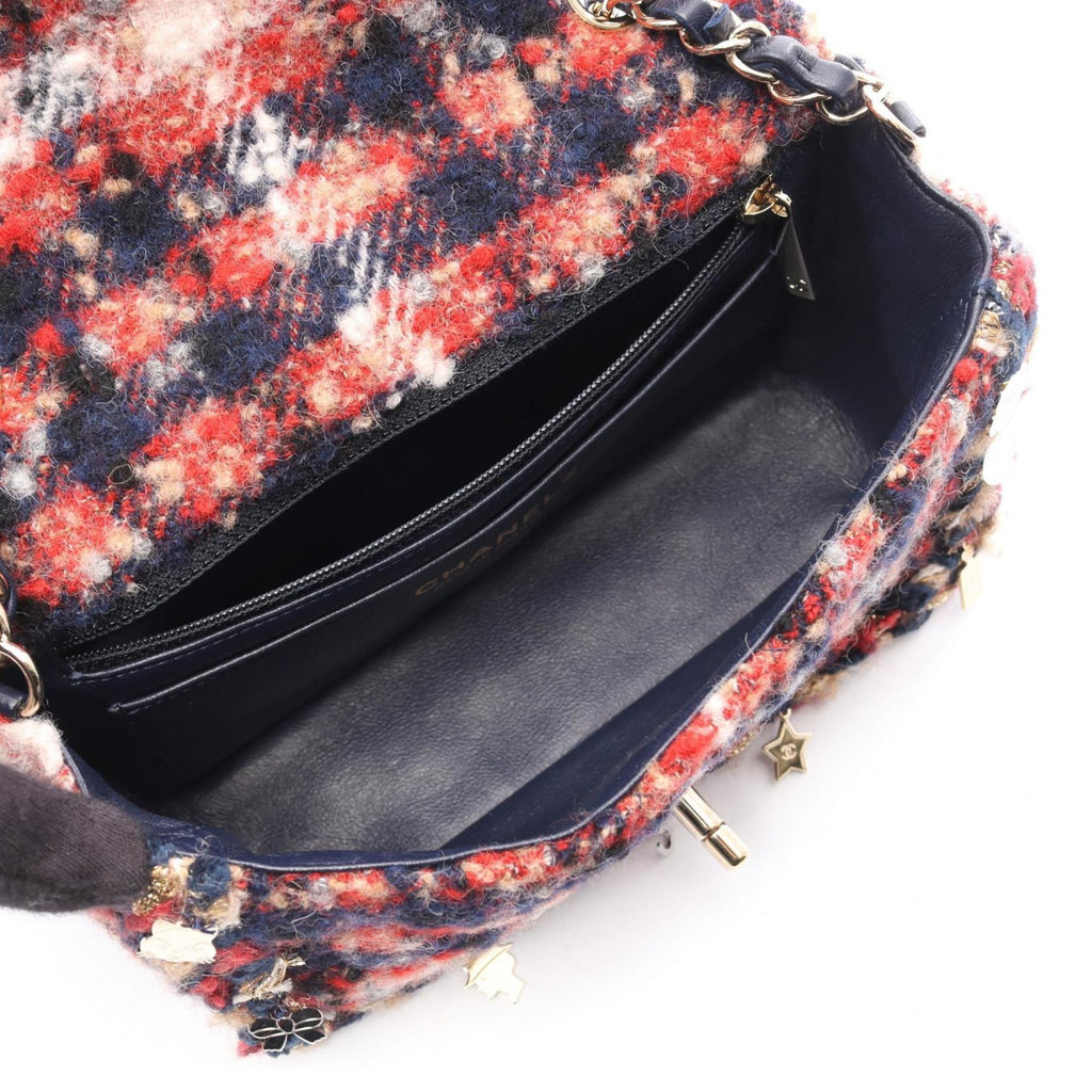 Chanel Multi-Color Fabric Shoulder Bag (Pre-Owned)