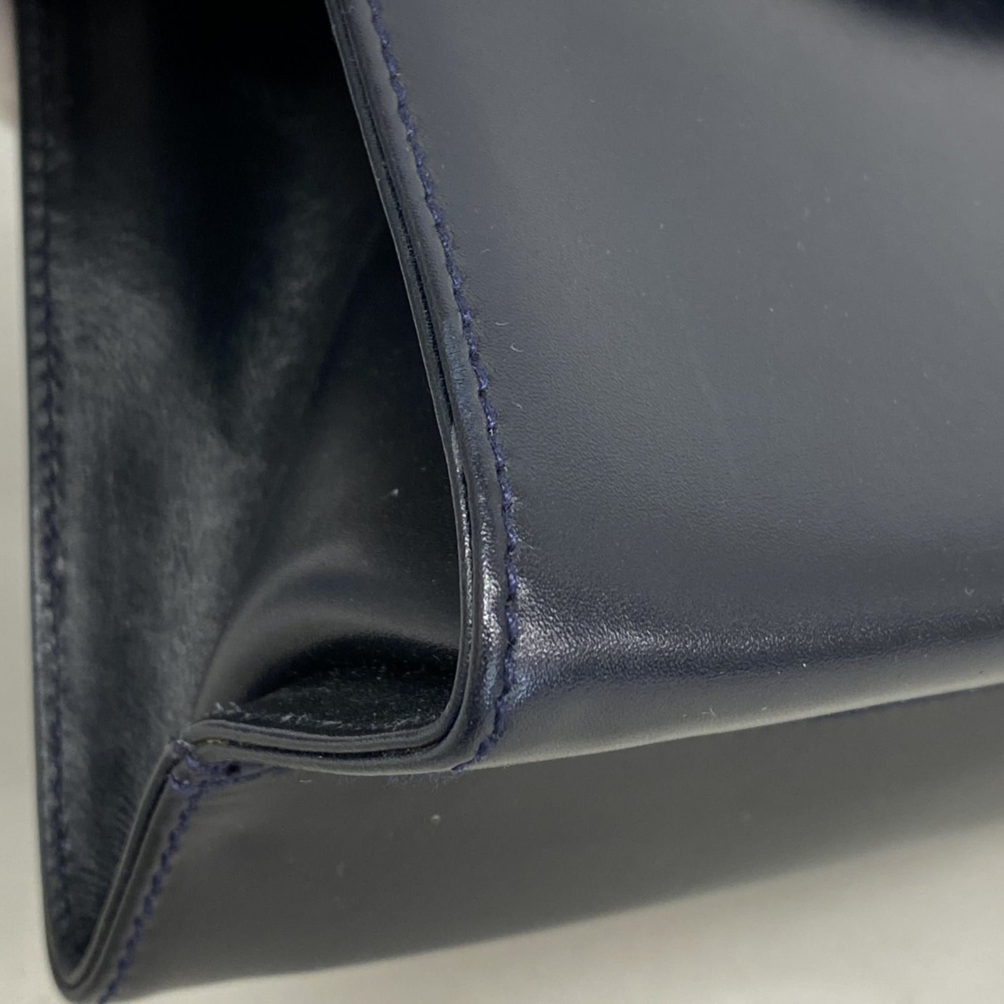Salvatore Ferragamo Navy Leather Handbag (Pre-Owned)