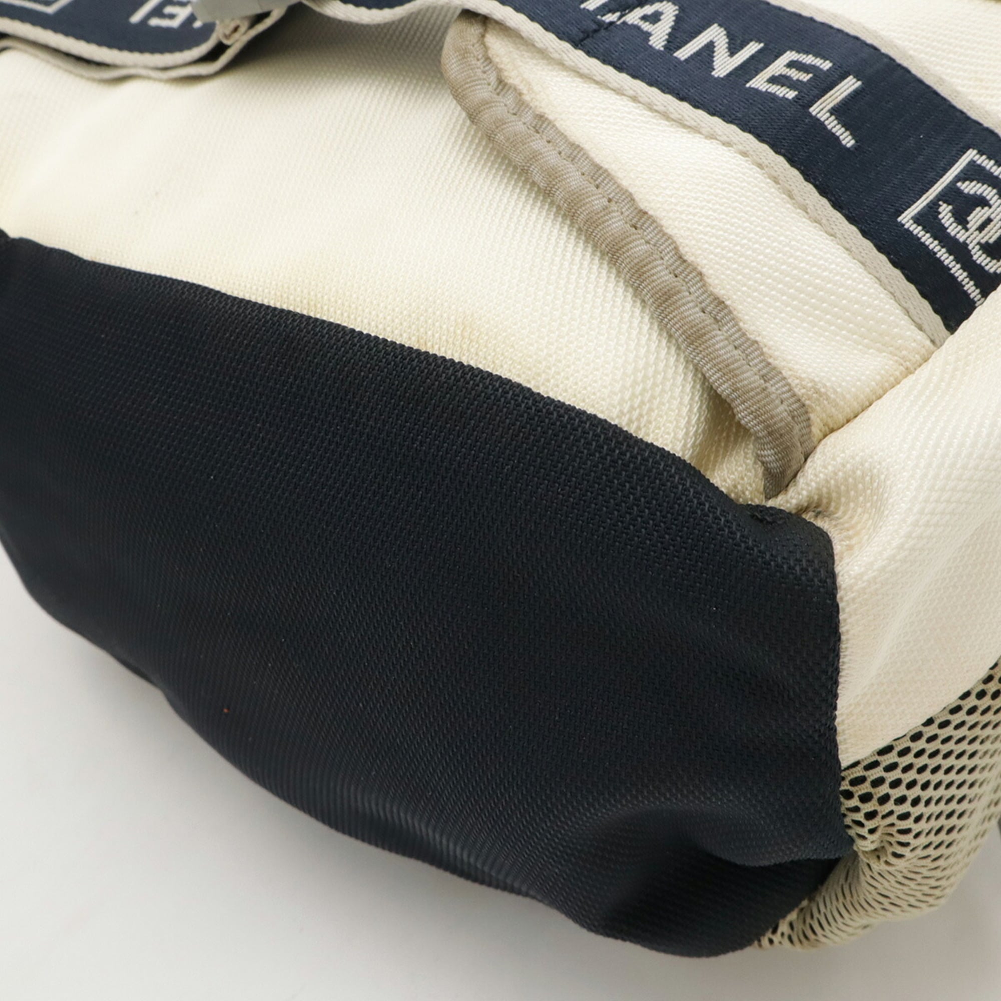 Chanel Sport Gray Ivory Navy Nylon Canvas Fanny Pack Handbag (Pre-Owned)