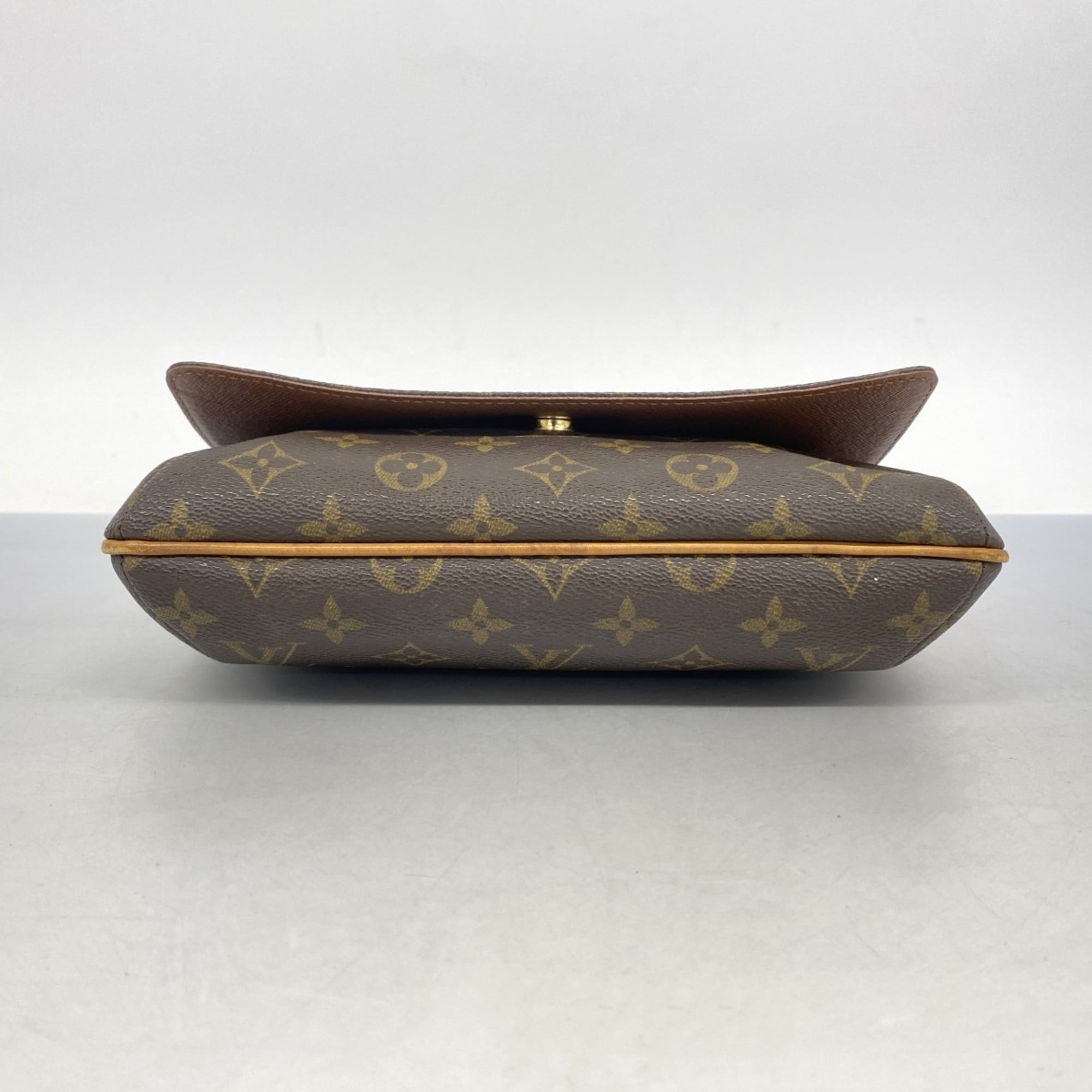 Louis Vuitton Brown Shoulder Bag (Pre-Owned)