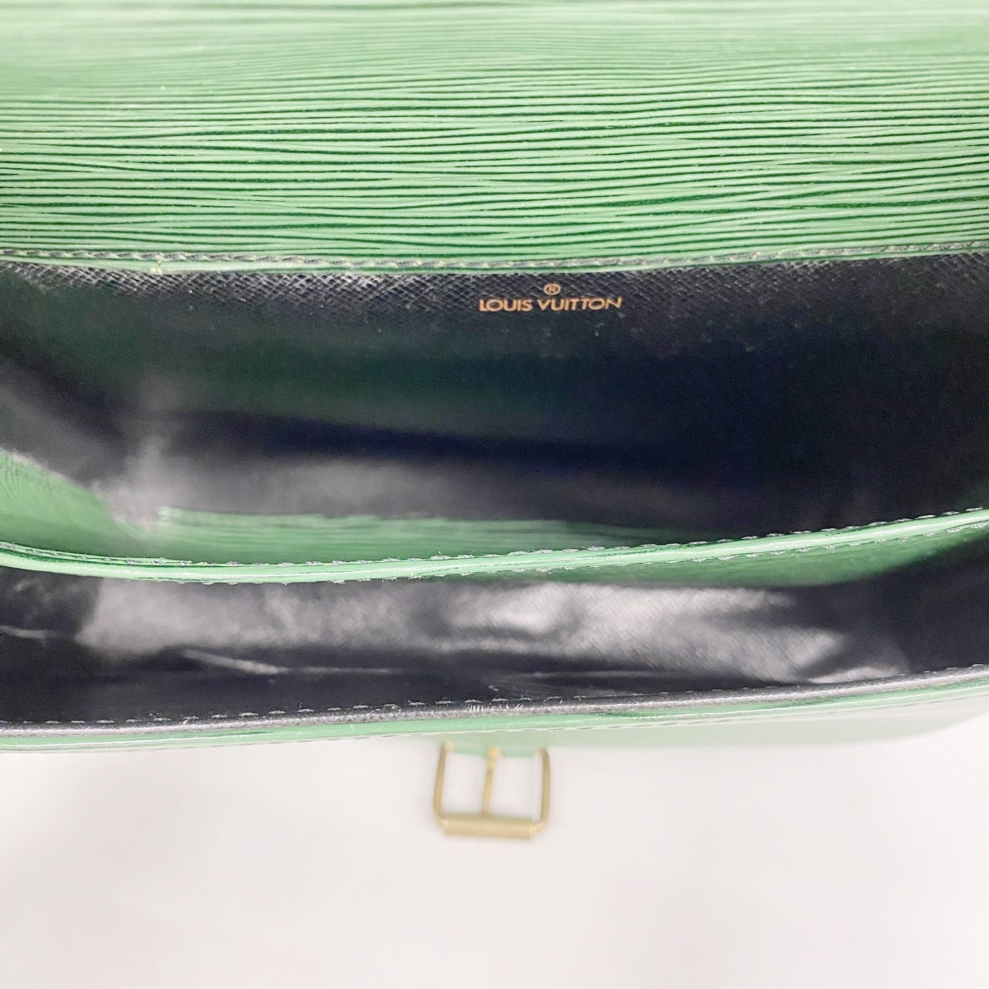 Louis Vuitton Borneo Green Shoulder Bag (Pre-Owned)