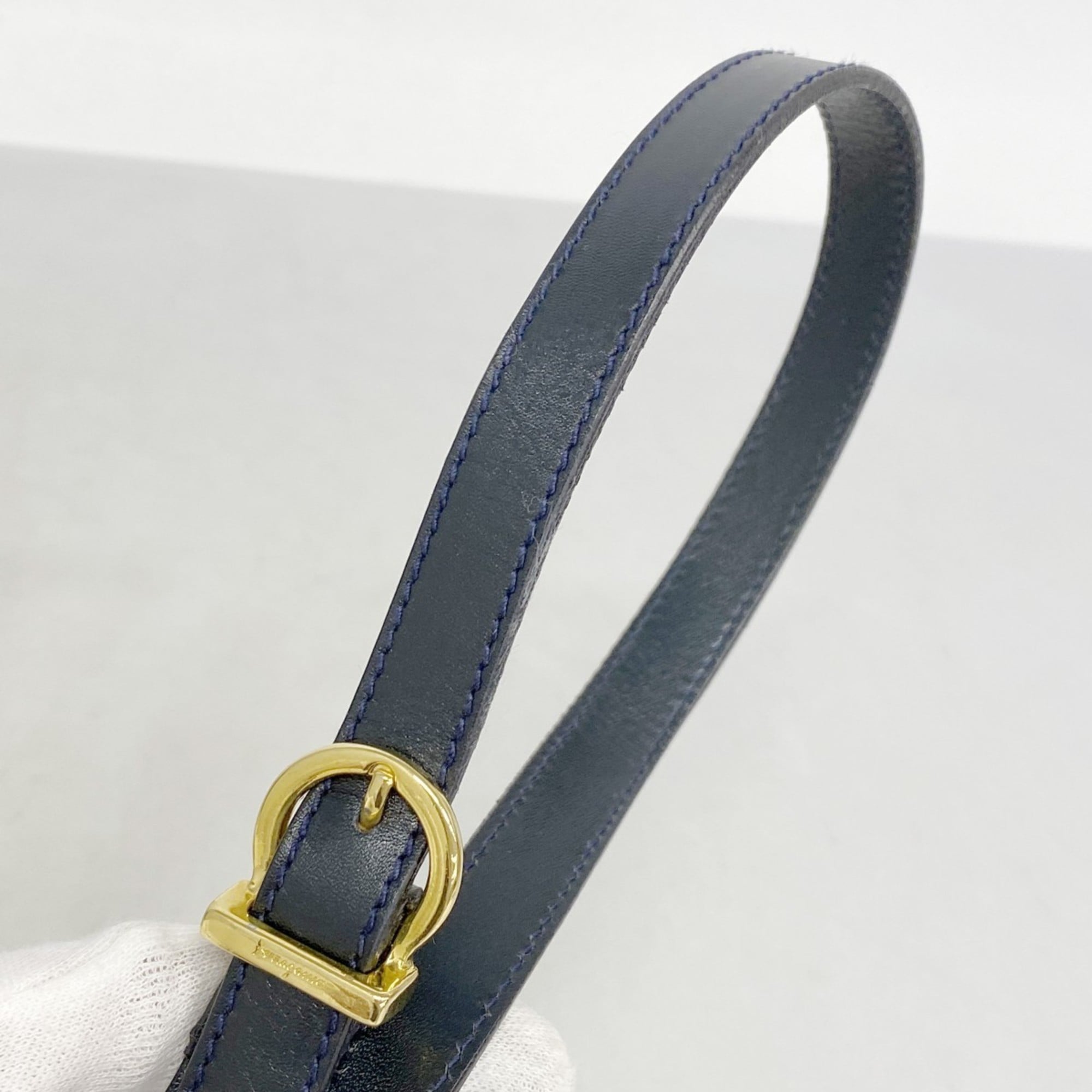 Salvatore Ferragamo Navy Leather Handbag (Pre-Owned)
