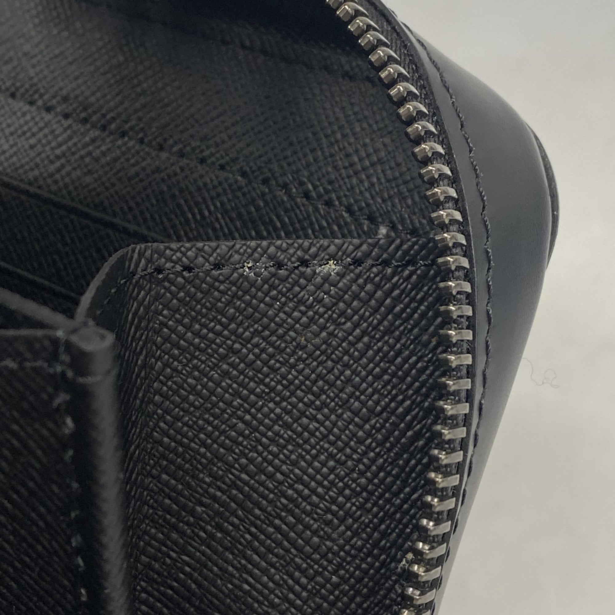 Louis Vuitton Black Long Wallet (Bi-Fold) (Pre-Owned)