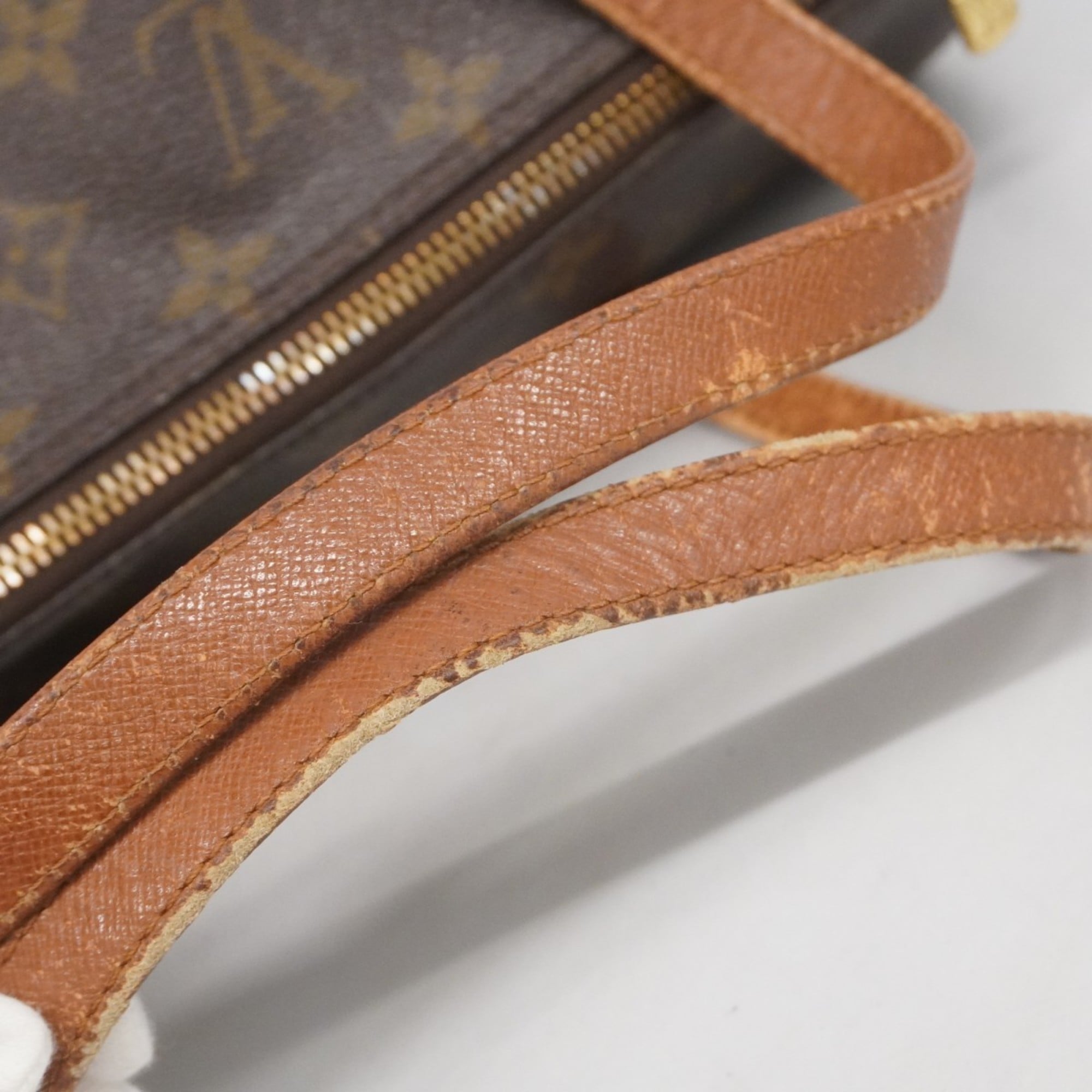Louis Vuitton Brown Handbag (Pre-Owned)