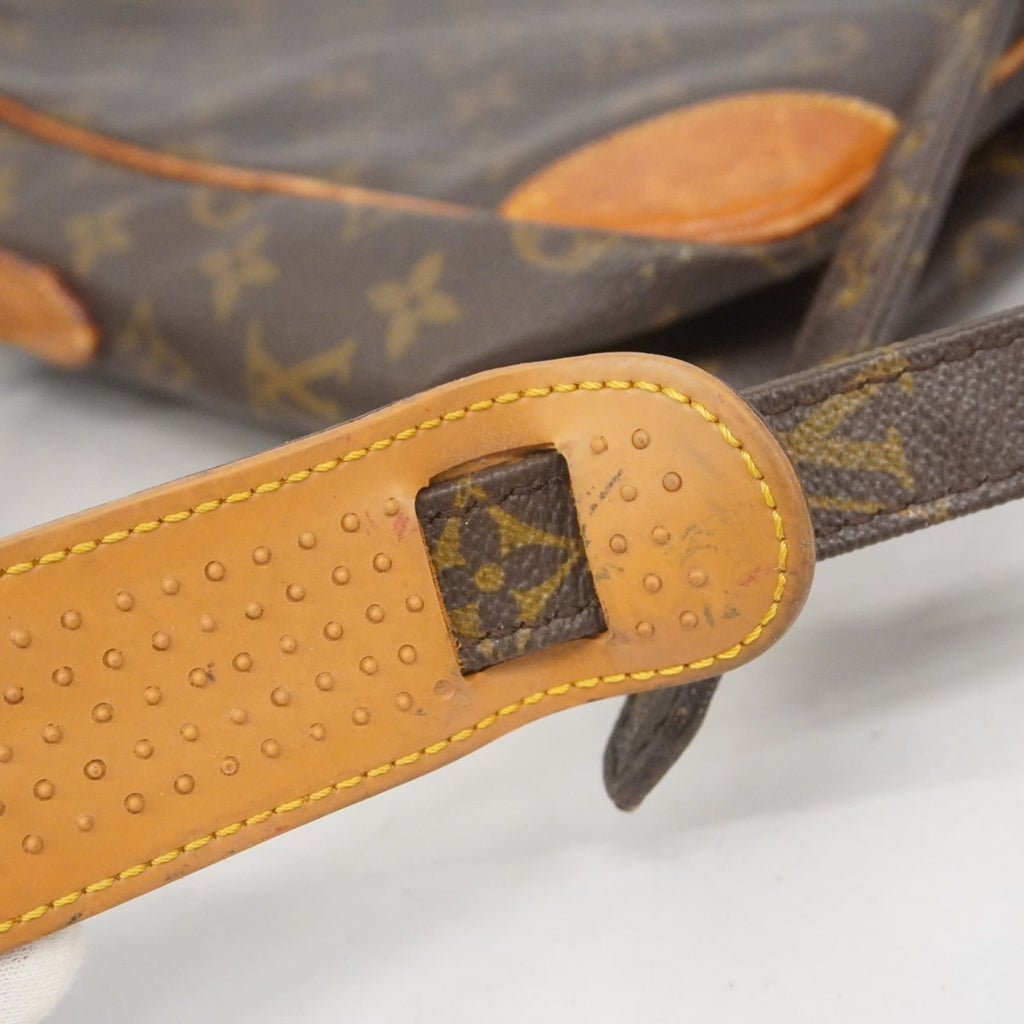Louis Vuitton Brown Shoulder Bag (Pre-Owned)