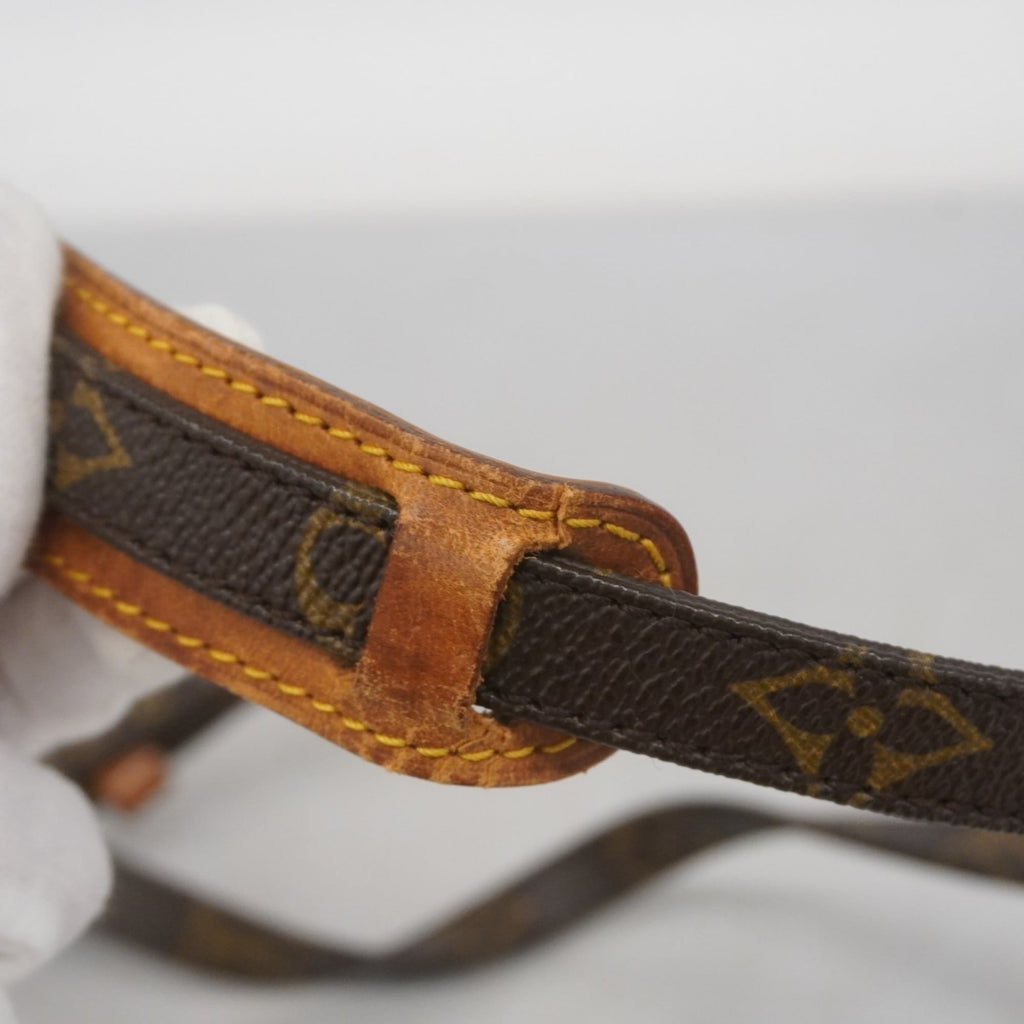 Louis Vuitton Brown Shoulder Bag (Pre-Owned)