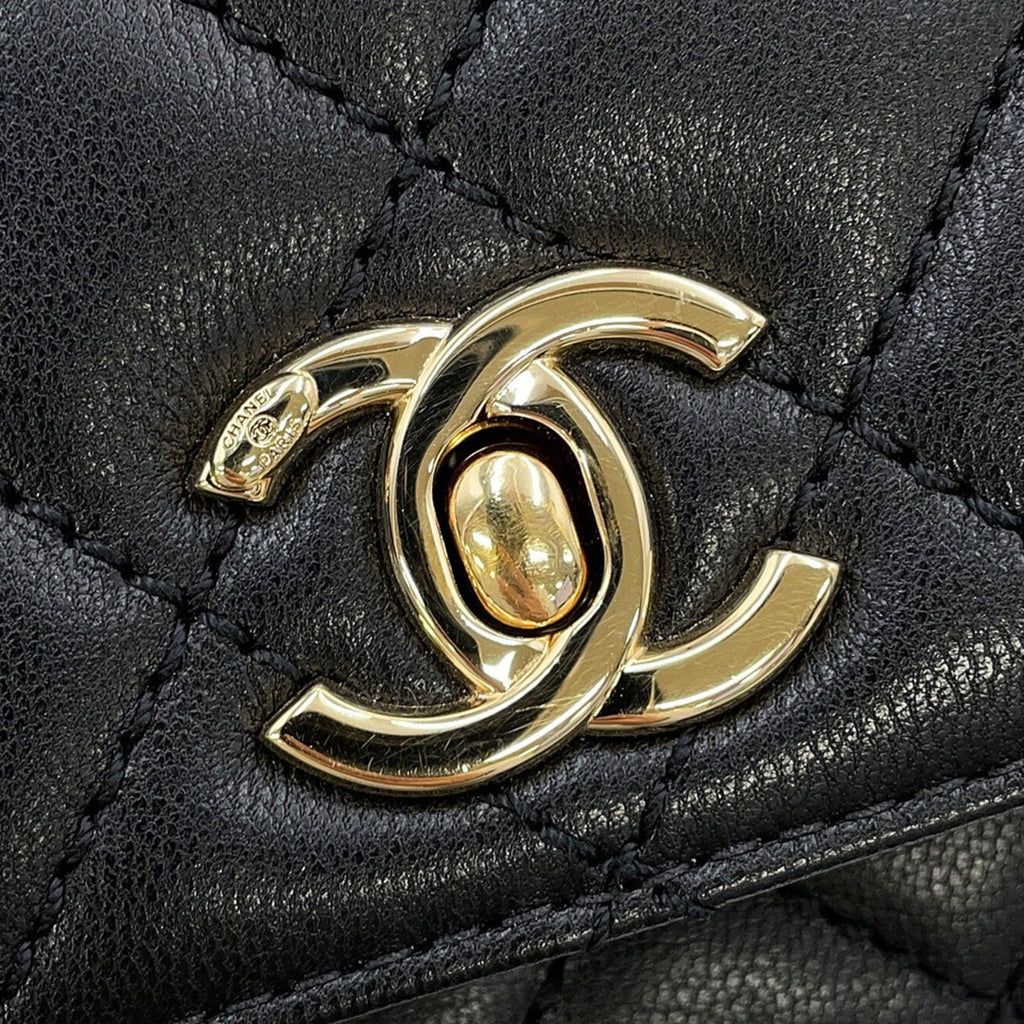 Chanel Matelasse Black Leather Handbag (Pre-Owned)