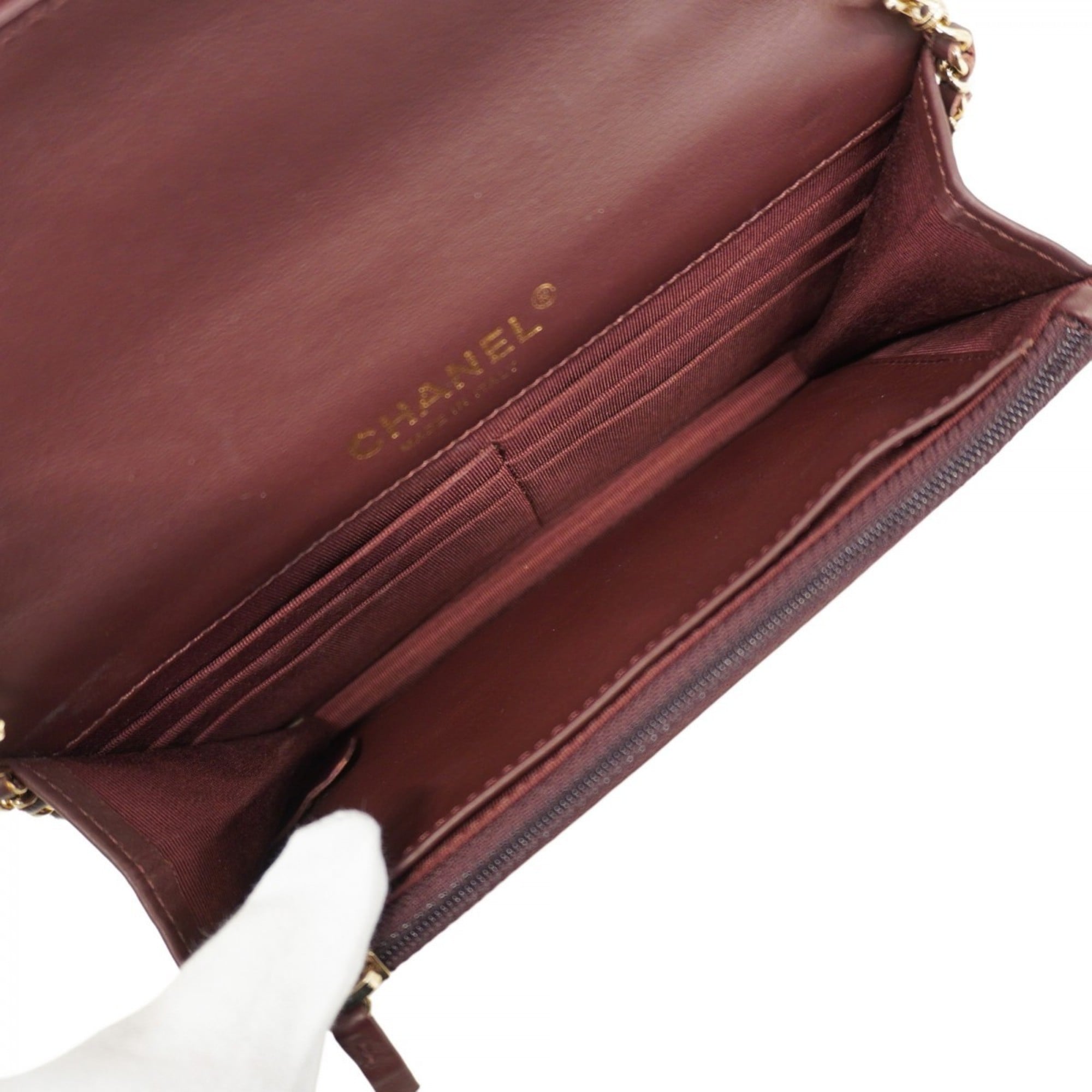Chanel Bordeaux Patent Leather Chain/Shoulder Wallet (Pre-Owned)