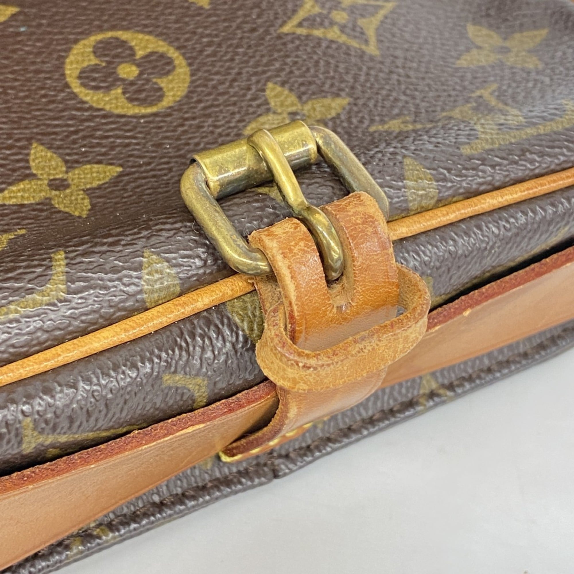 Louis Vuitton Brown Shoulder Bag (Pre-Owned)