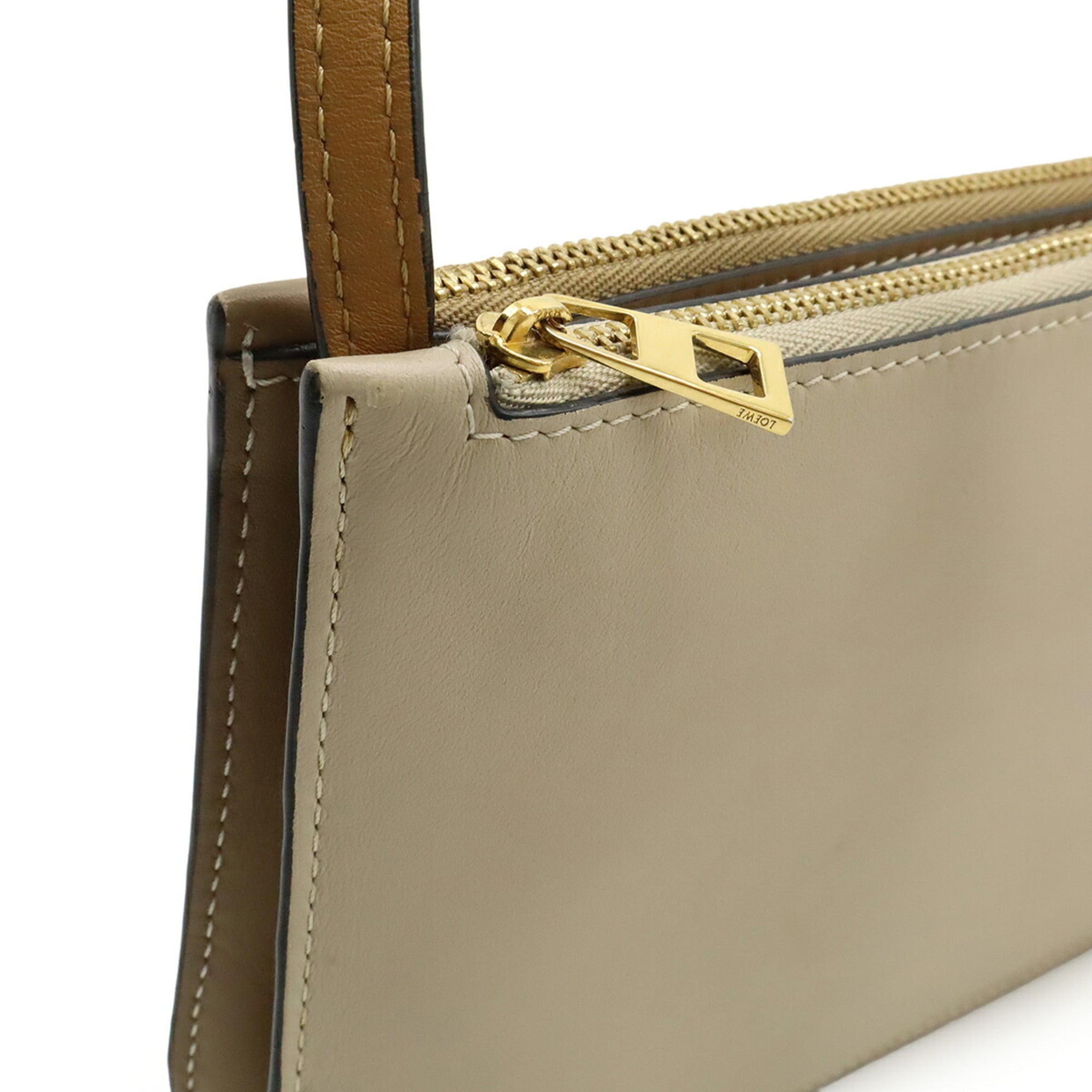 Loewe Grayish Leather Pochette Shoulder Bag (Pre-Owned)