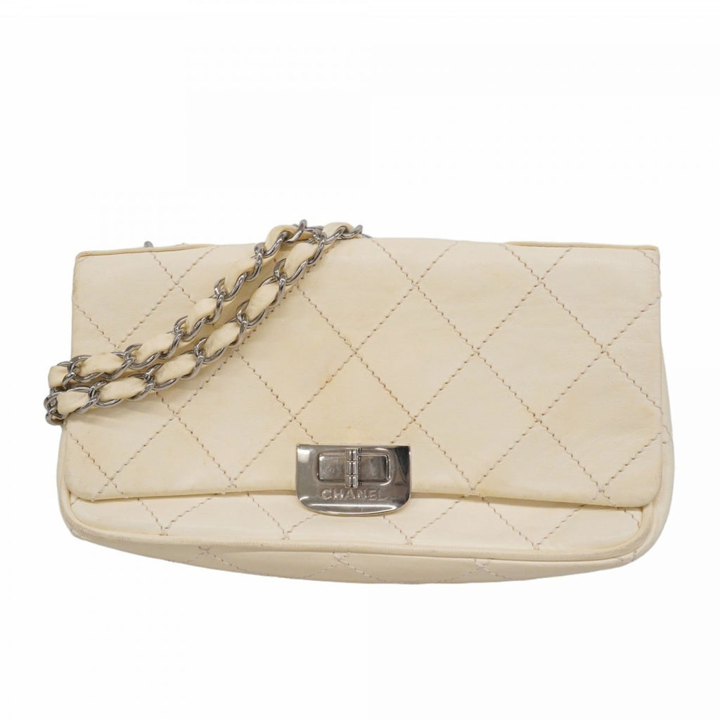 Chanel White Leather Shoulder Bag (Pre-Owned)