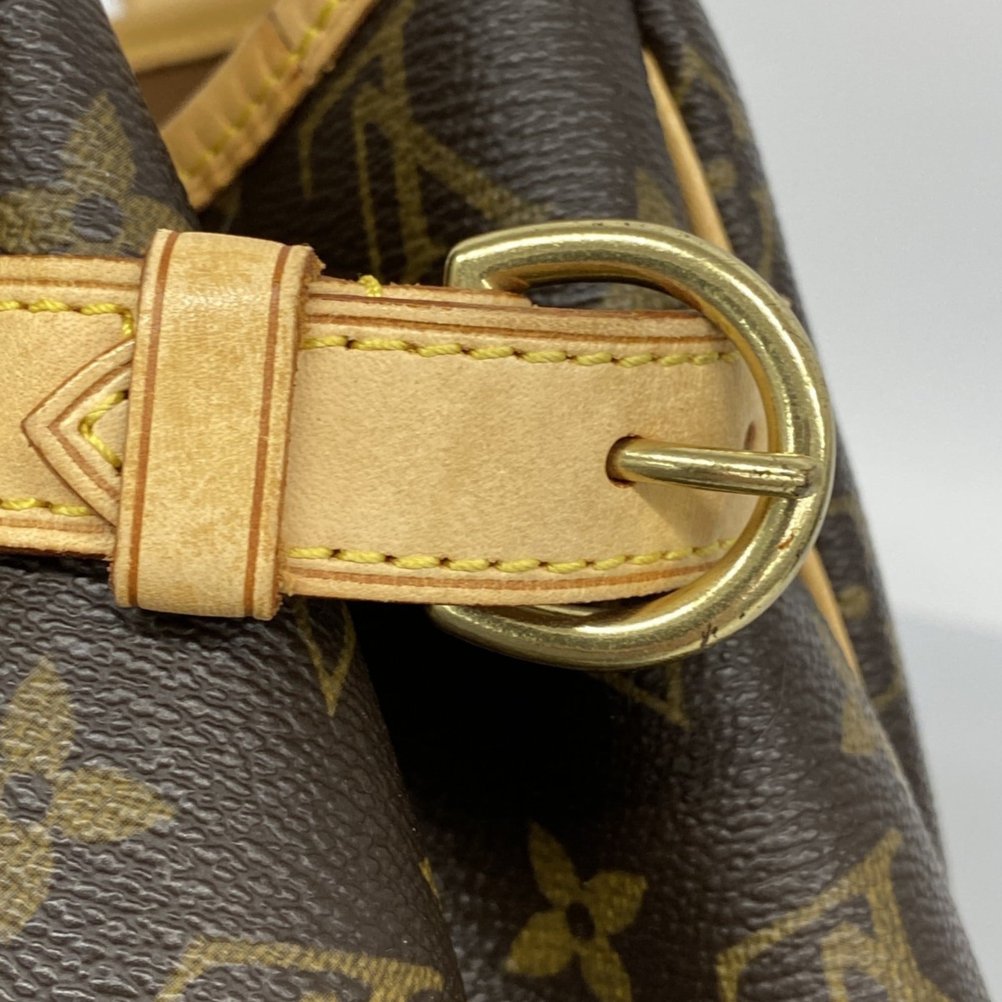 Louis Vuitton Brown Handbag (Pre-Owned)