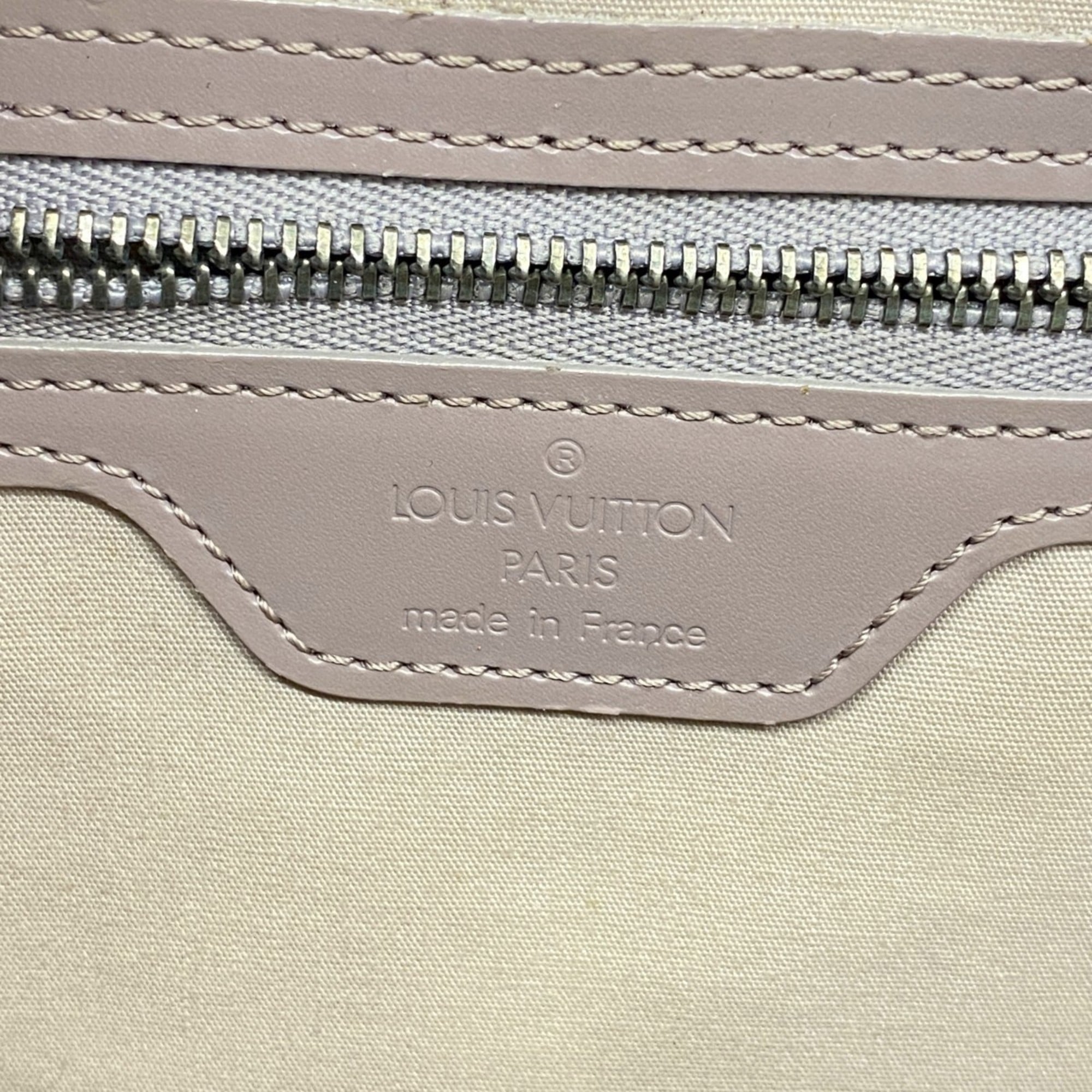 Louis Vuitton Lilac Shoulder Bag (Pre-Owned)