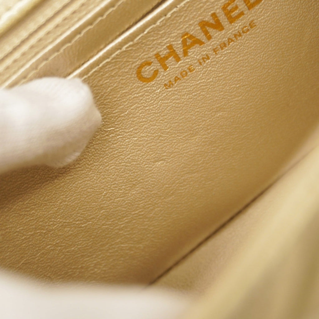 Chanel Gold Leather Shoulder Bag (Pre-Owned)