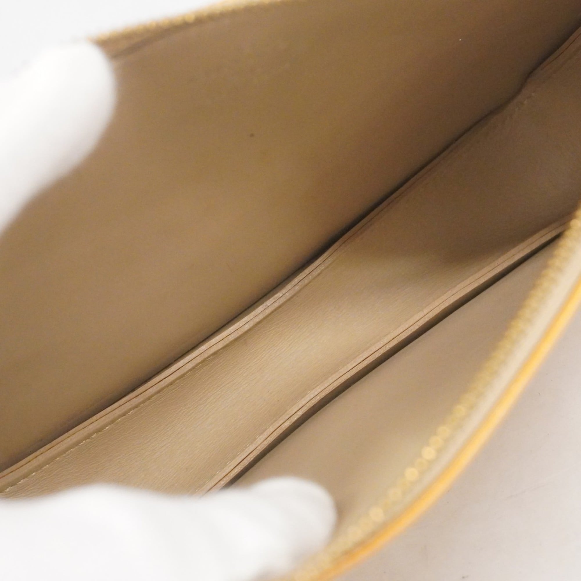 Louis Vuitton Beige Pouch (Pre-Owned)
