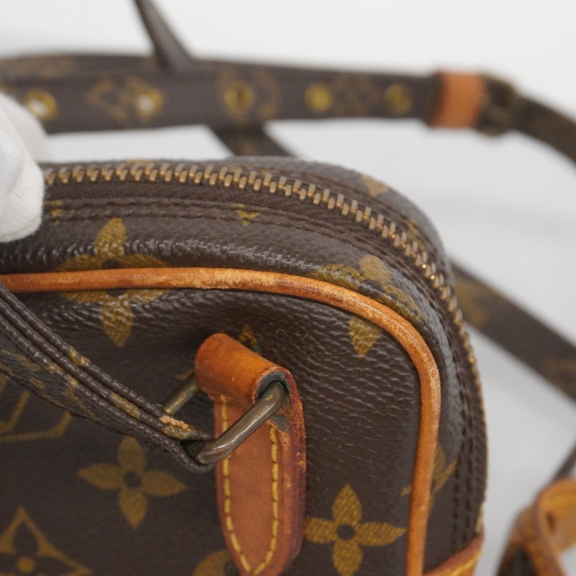 Louis Vuitton Brown Shoulder Bag (Pre-Owned)