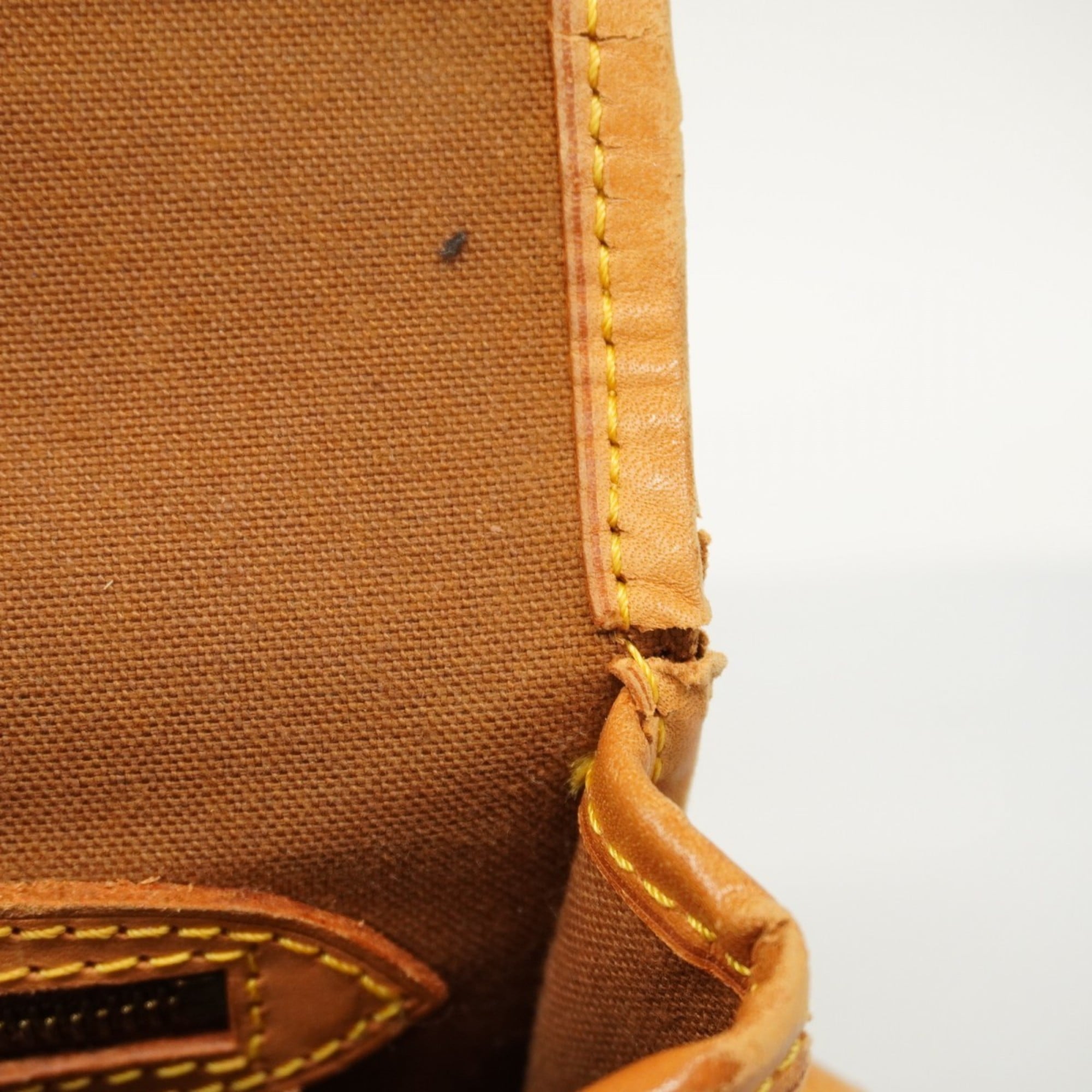 Louis Vuitton Brown Shoulder Bag (Pre-Owned)