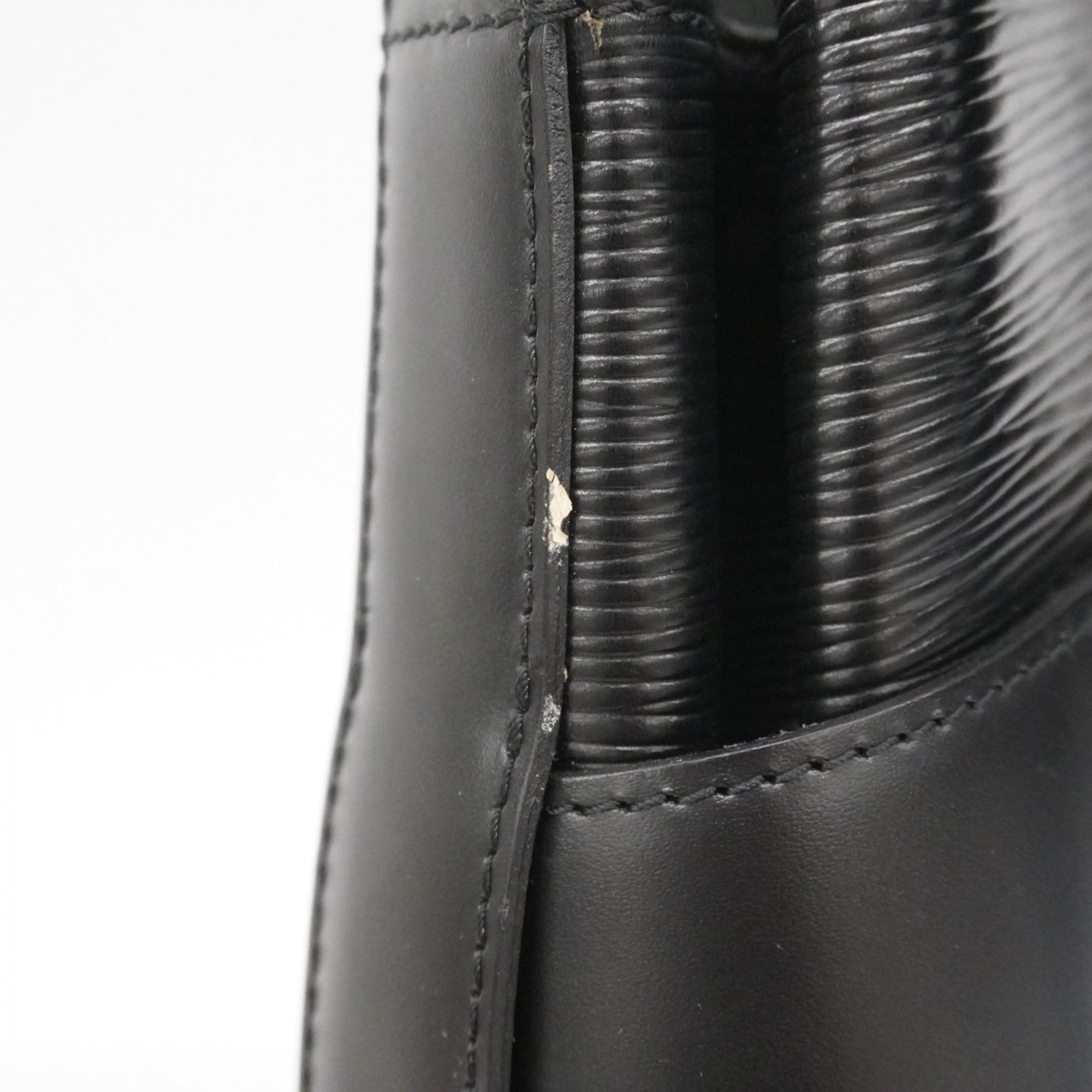 Louis Vuitton Noir Shoulder Bag (Pre-Owned)