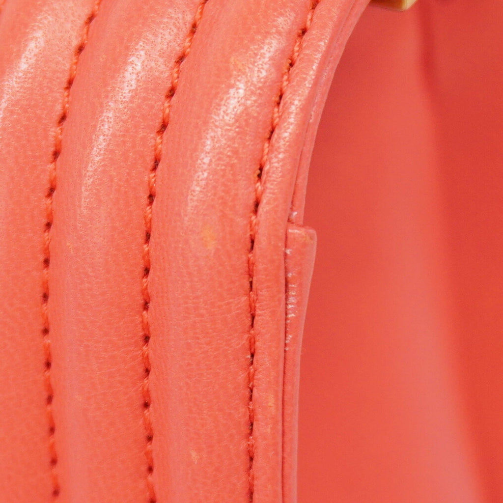 Chanel Pink Leather Shoulder Bag (Pre-Owned)