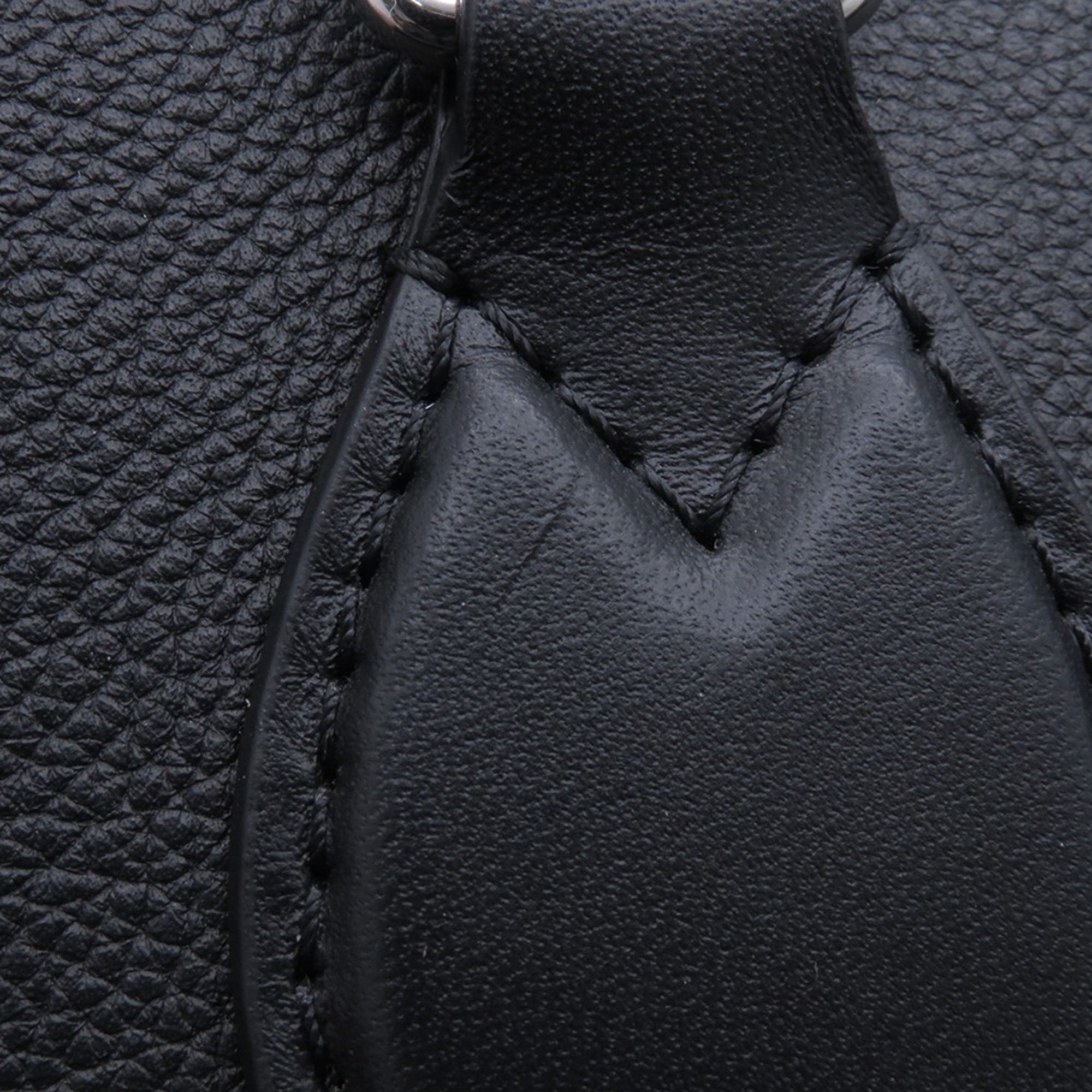 Louis Vuitton Black Noir Leather Handbag Shoulder Bag (Pre-Owned)