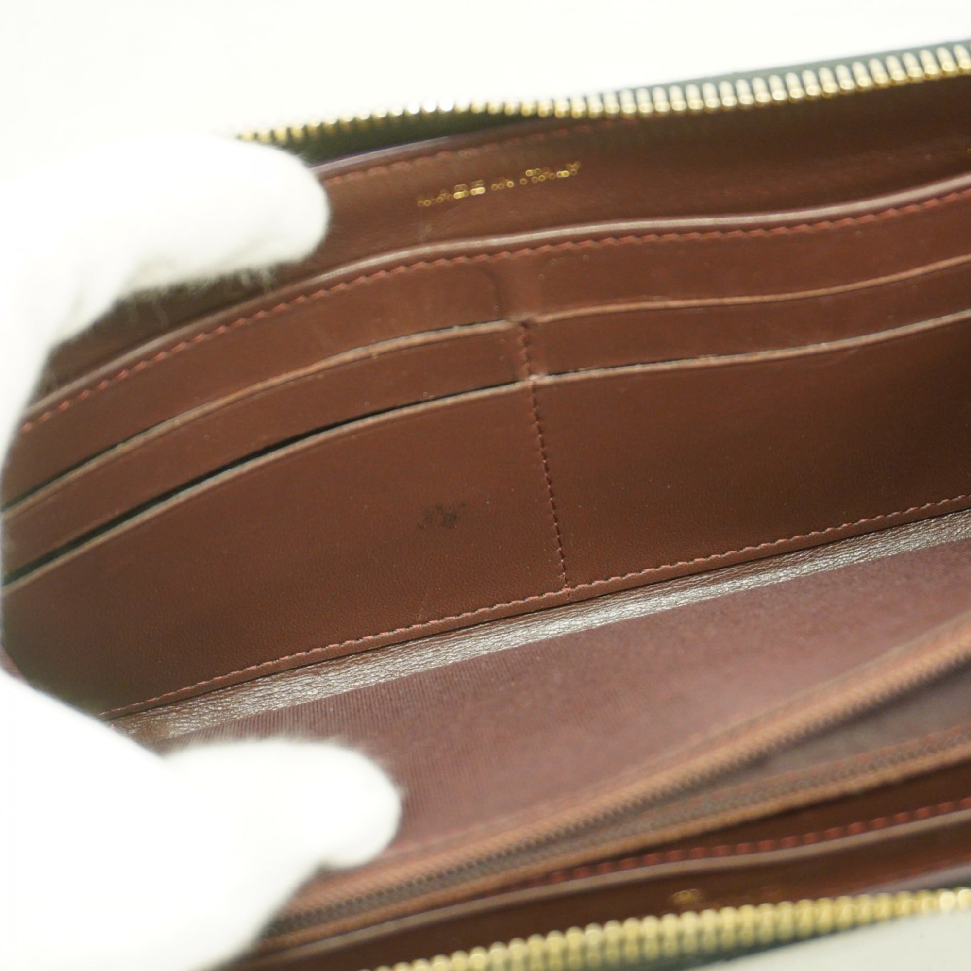Chanel Black Leather Long Wallet (Bi-Fold) (Pre-Owned)