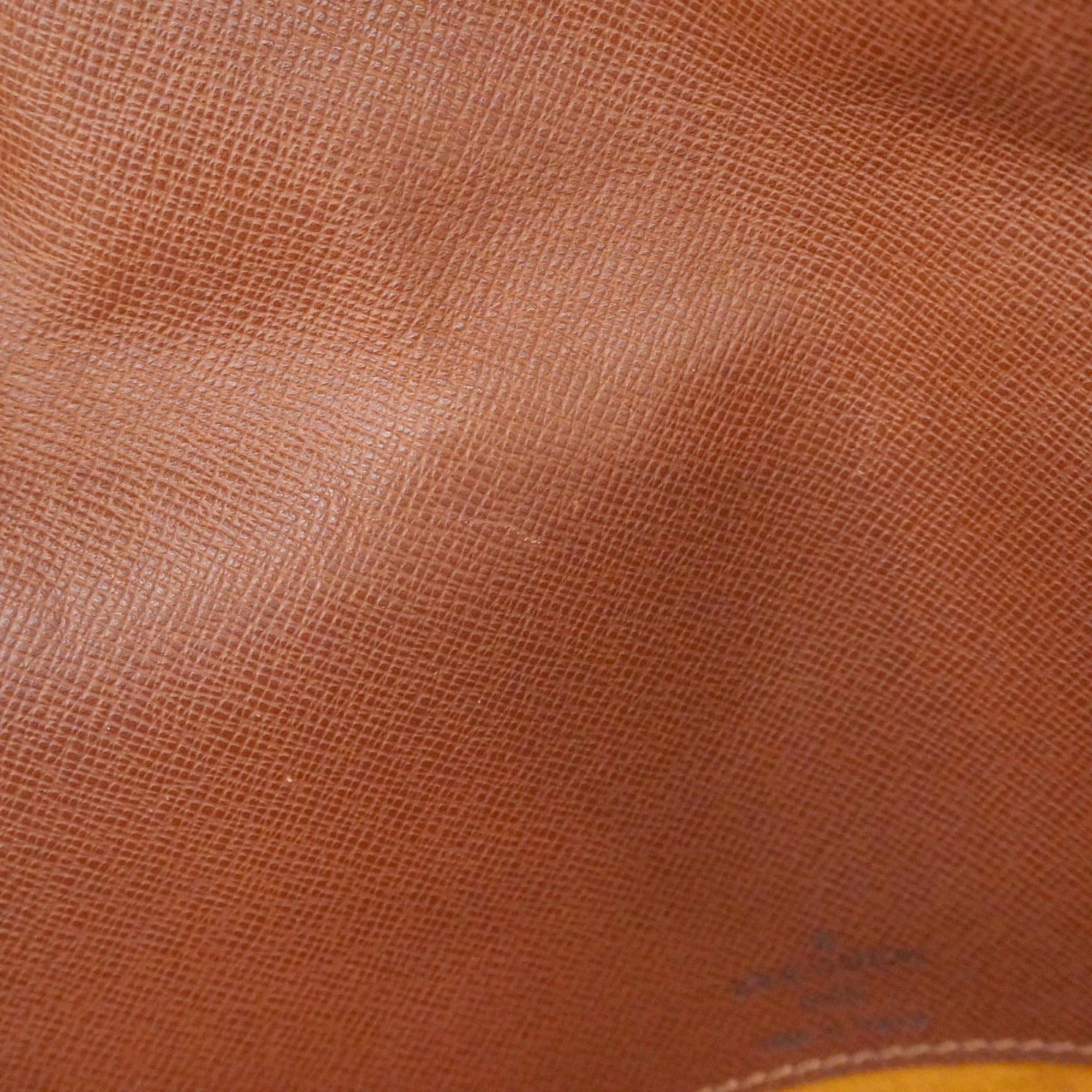 Louis Vuitton Brown Shoulder Bag (Pre-Owned)