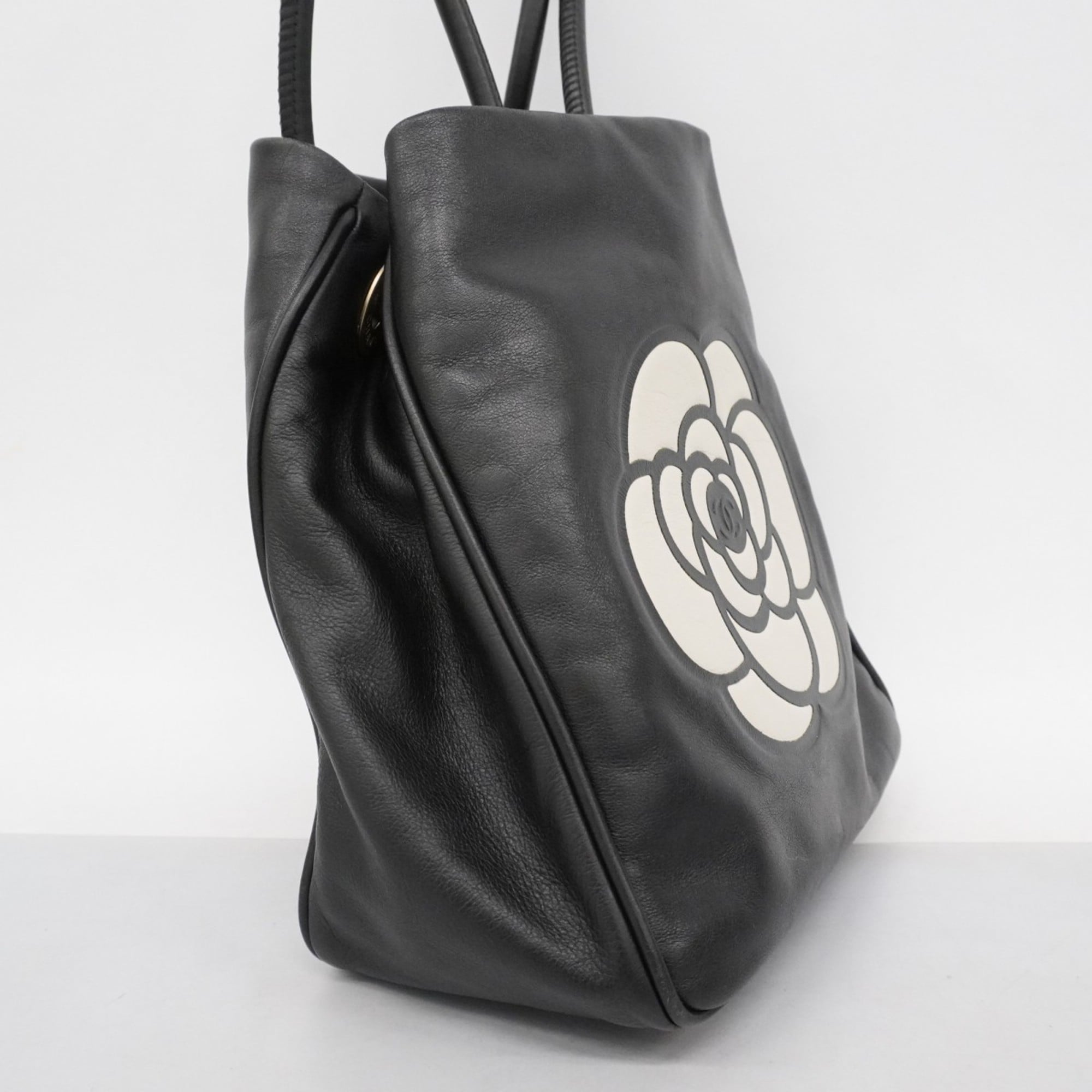Chanel Black Leather Tote Bag (Pre-Owned)