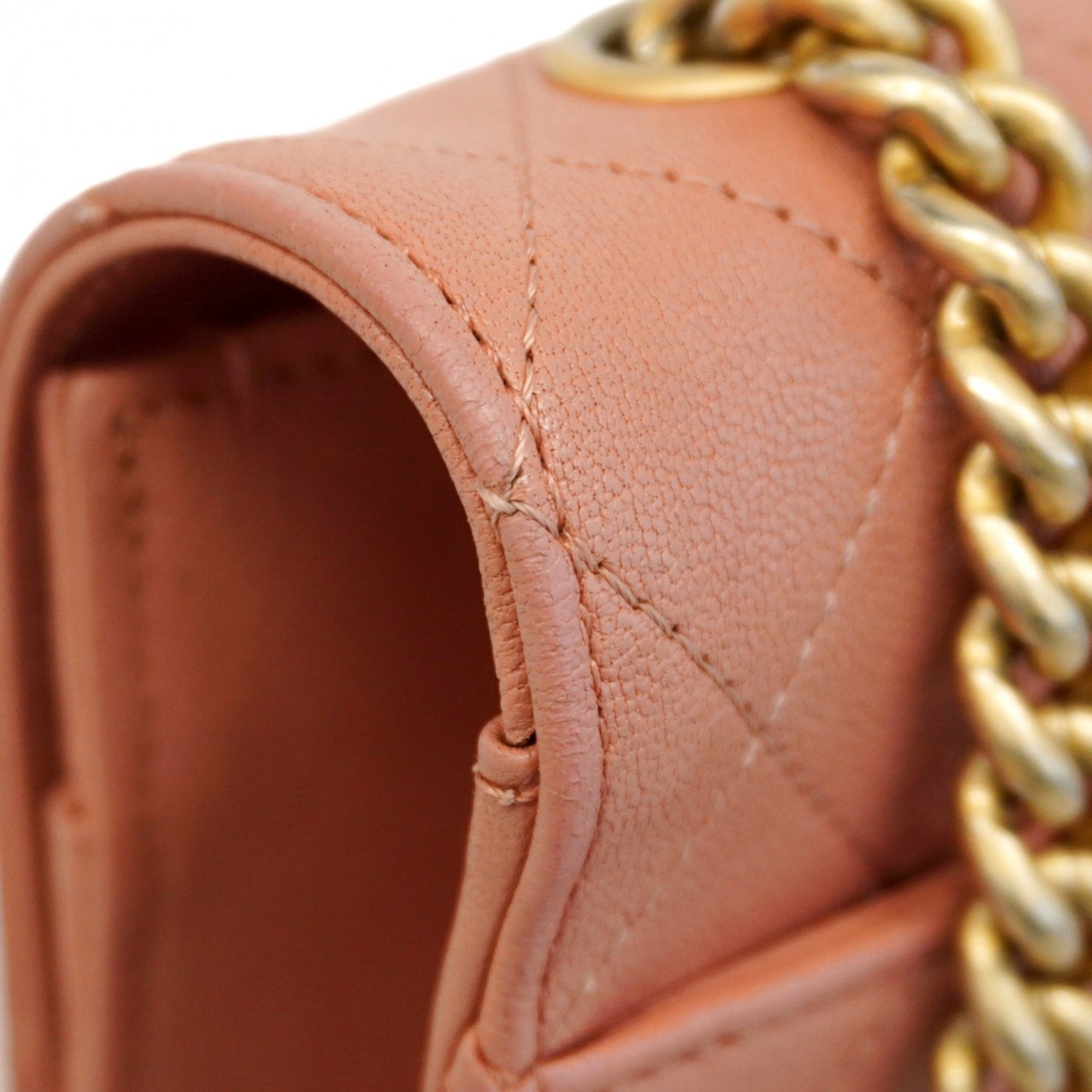 Chanel Pink Leather Shoulder Bag (Pre-Owned)