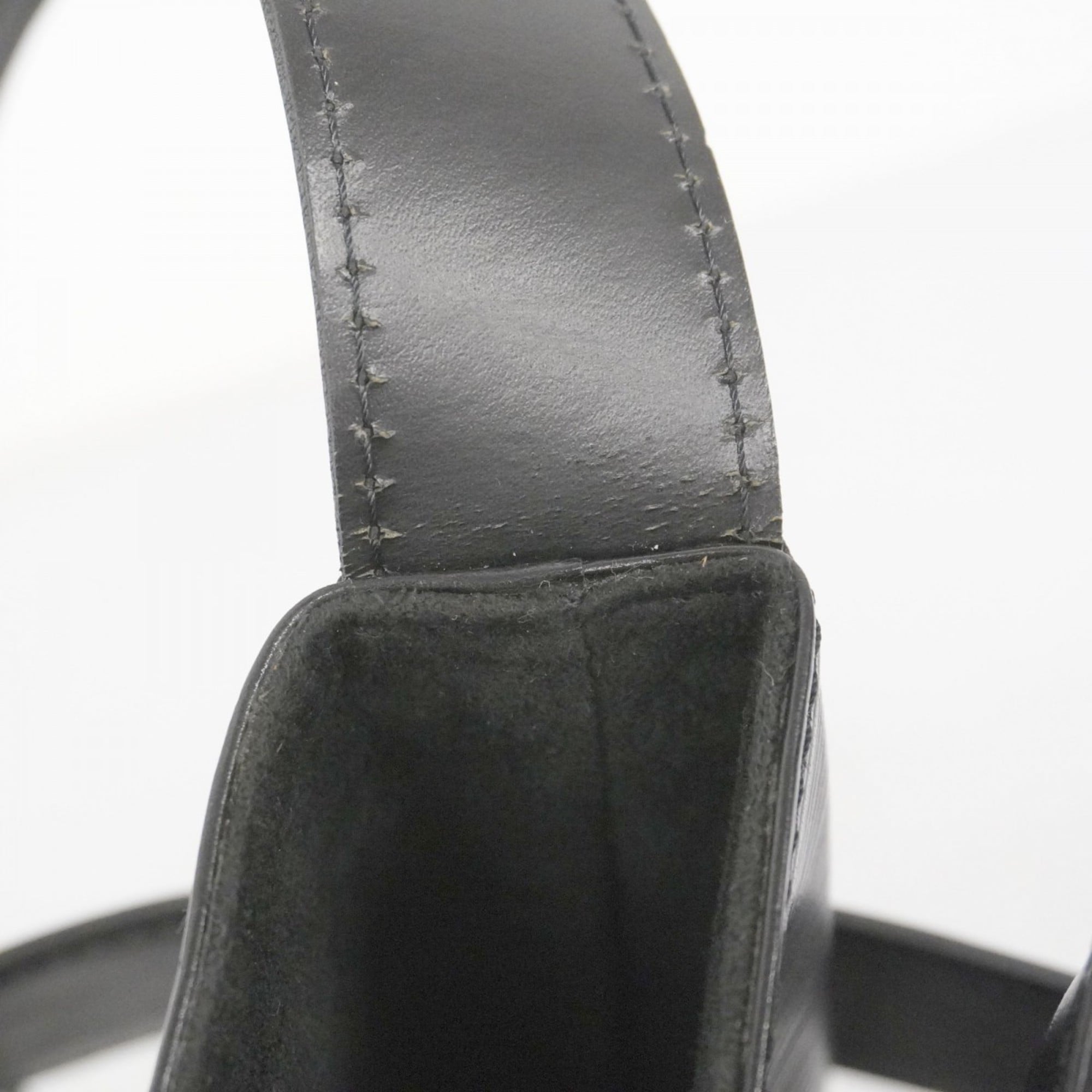 Louis Vuitton Noir Shoulder Bag (Pre-Owned)