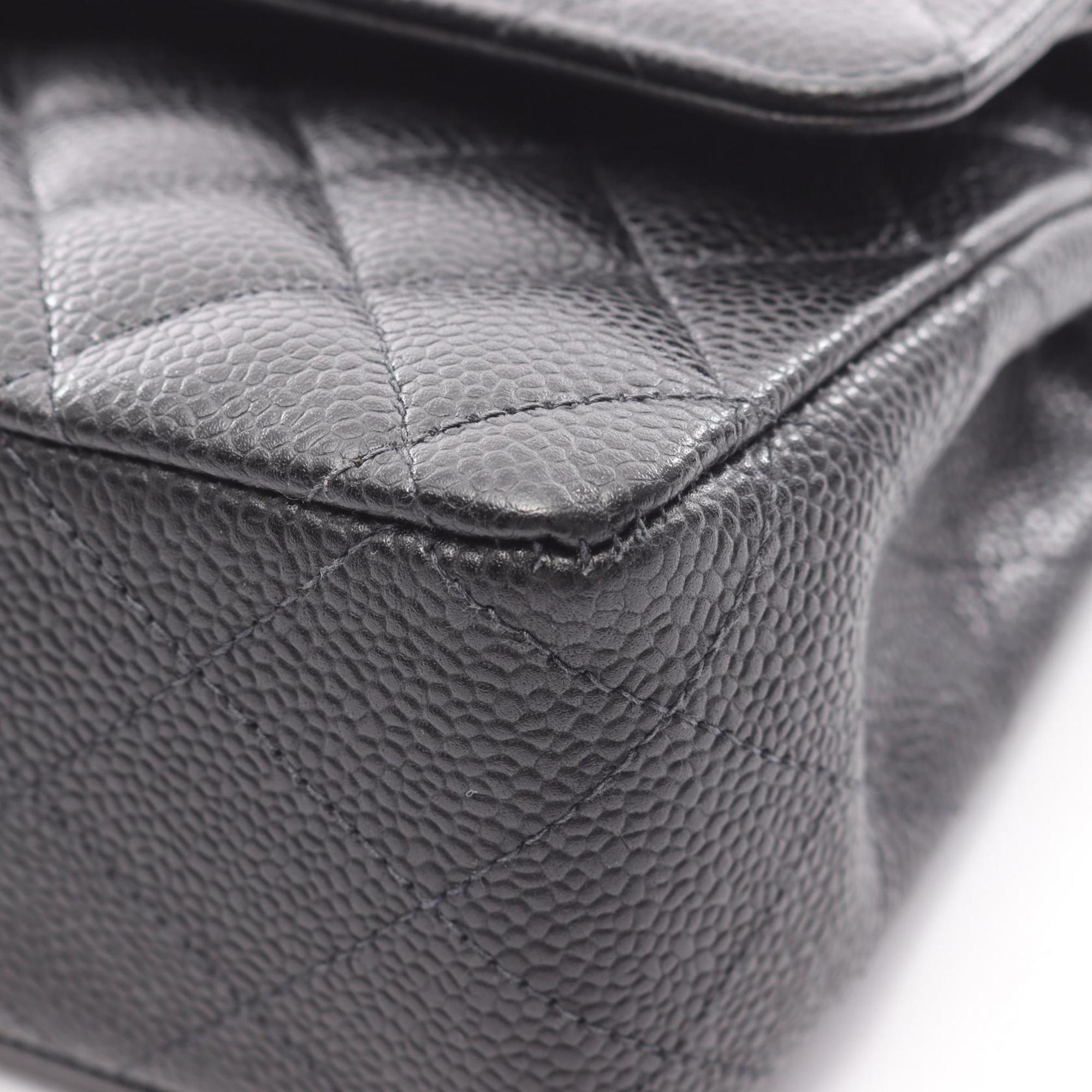 Chanel Black Grained Calfskin Shoulder Bag (Pre-Owned)