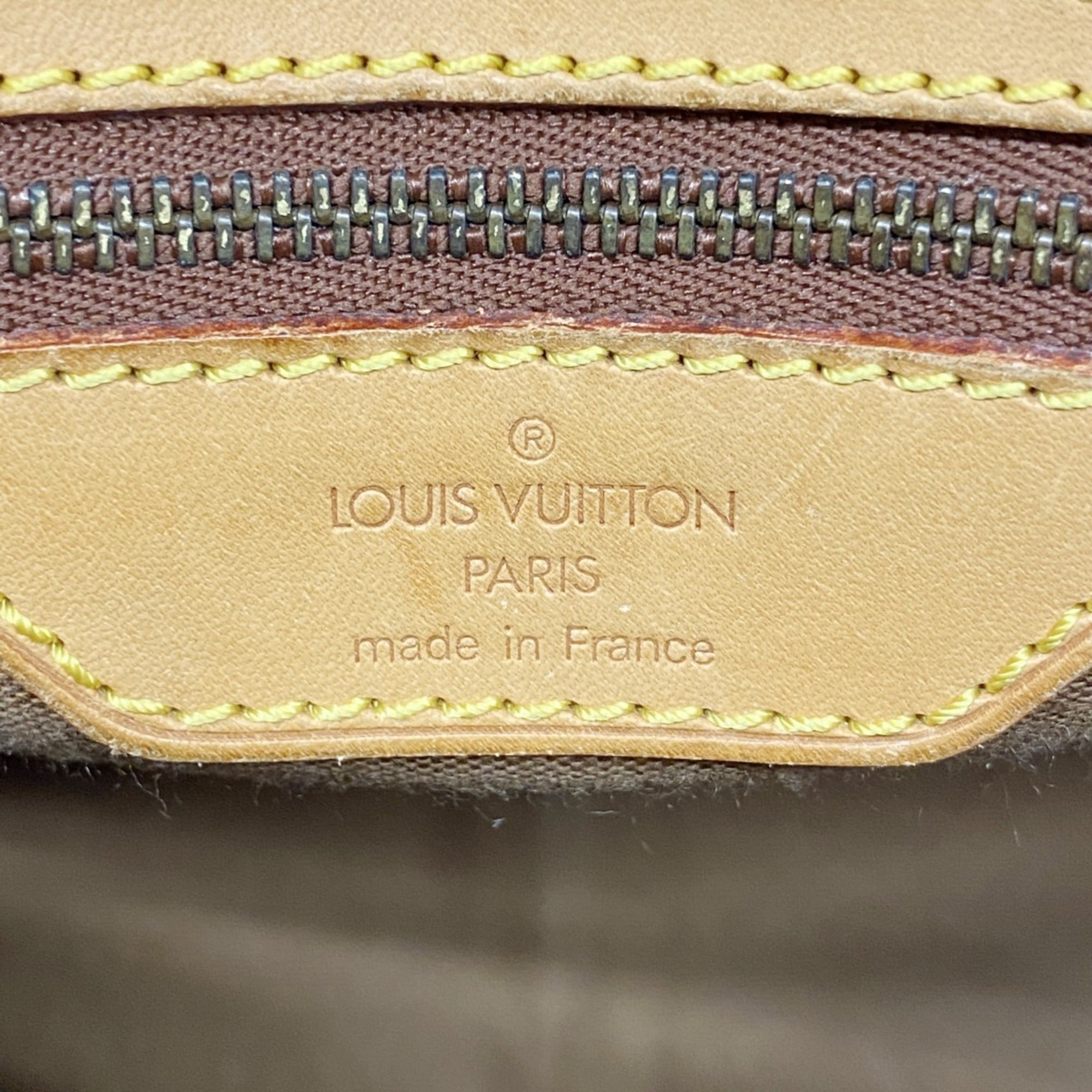 Louis Vuitton Brown Shoulder Bag (Pre-Owned)
