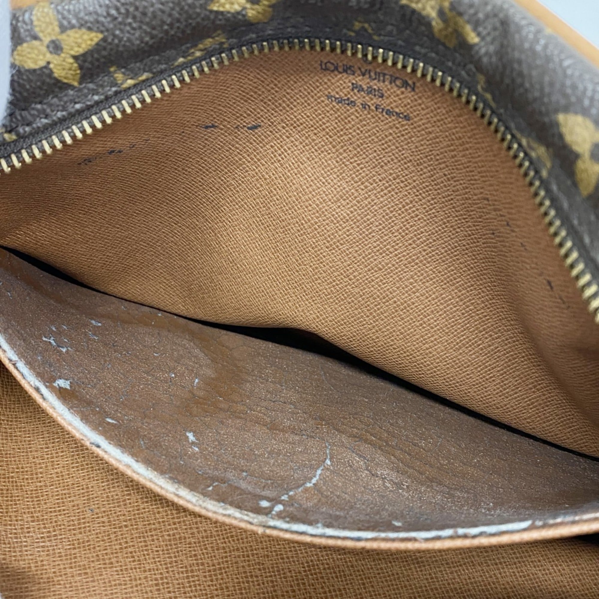 Louis Vuitton Brown Clutch Bag (Pre-Owned)