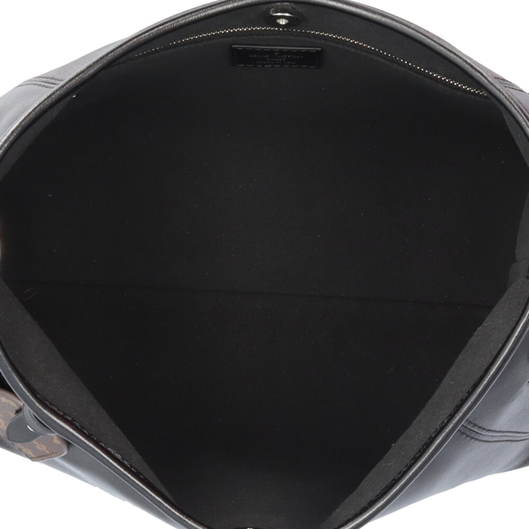 Louis Vuitton Black Leather Shoulder Bag (Pre-Owned)