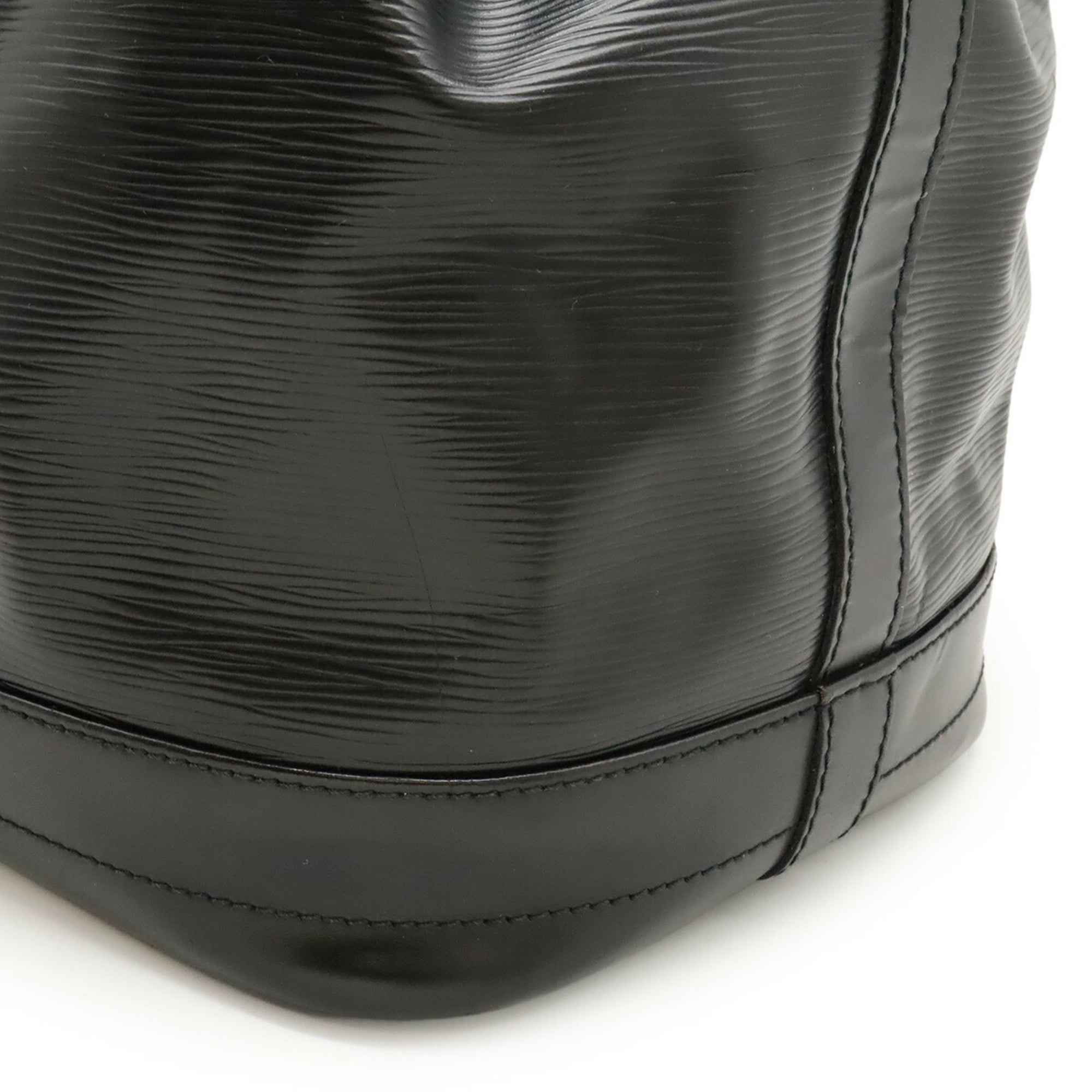 Louis Vuitton Black Noir Epi Leather Shoulder Bag (Pre-Owned)