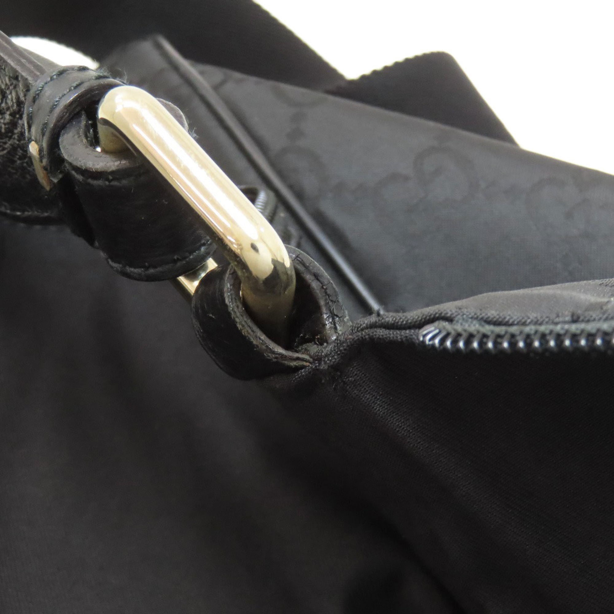 Gucci Black Nylon Shoulder Bag (Pre-Owned)