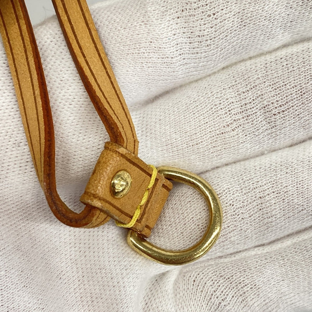 Louis Vuitton White Tote Bag (Pre-Owned)