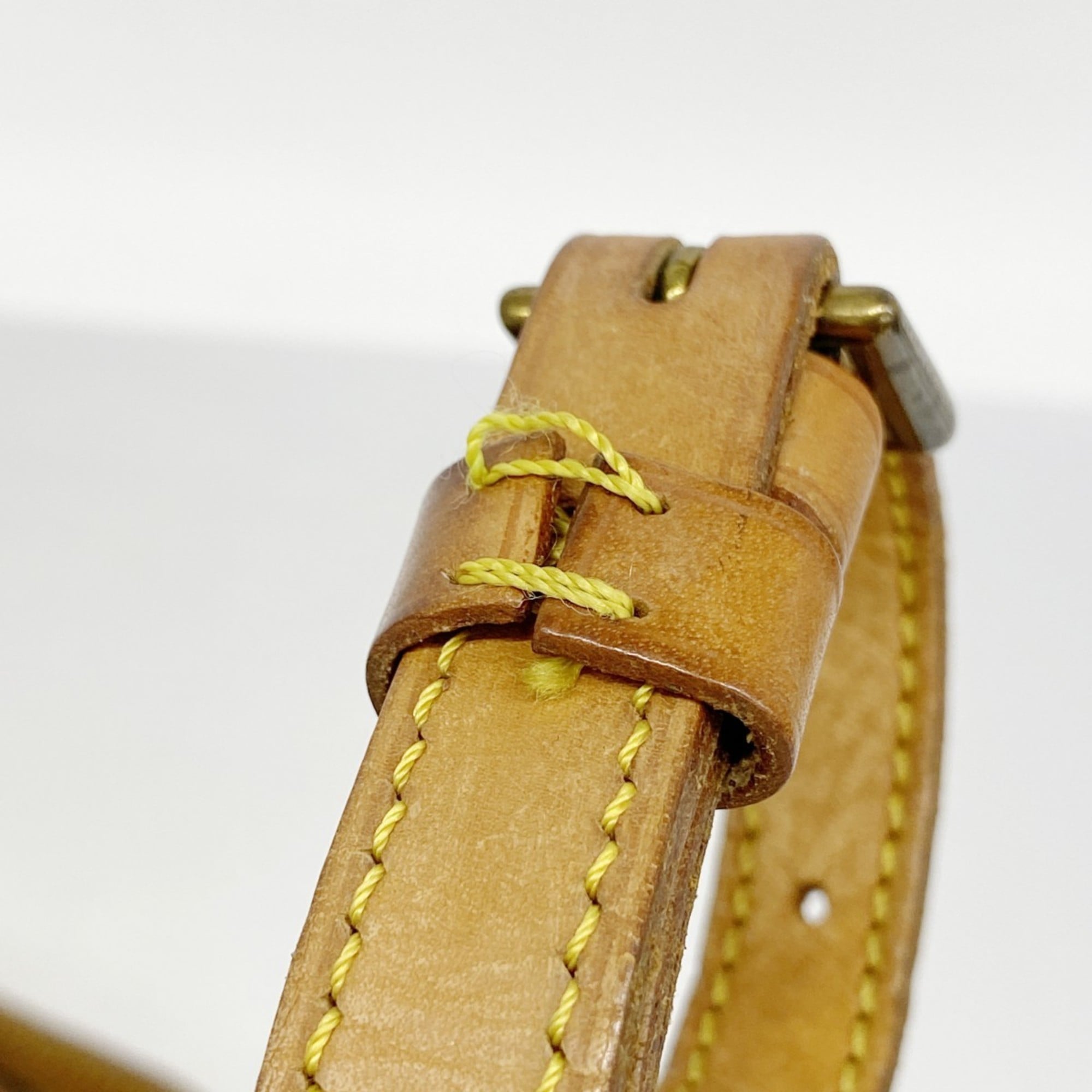 Louis Vuitton Brown Shoulder Bag (Pre-Owned)