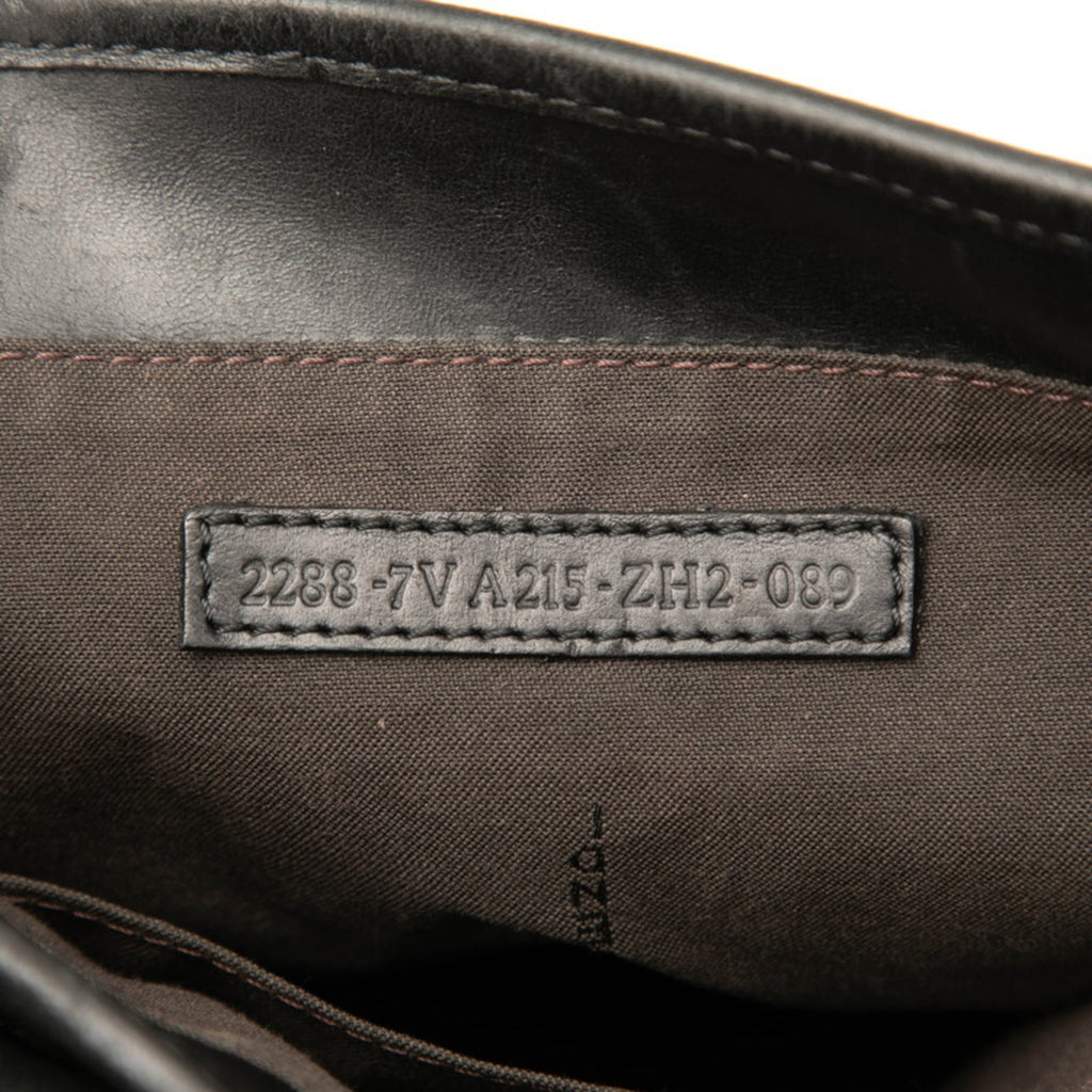 Fendi Black Leather Messenger Bag (Pre-Owned)